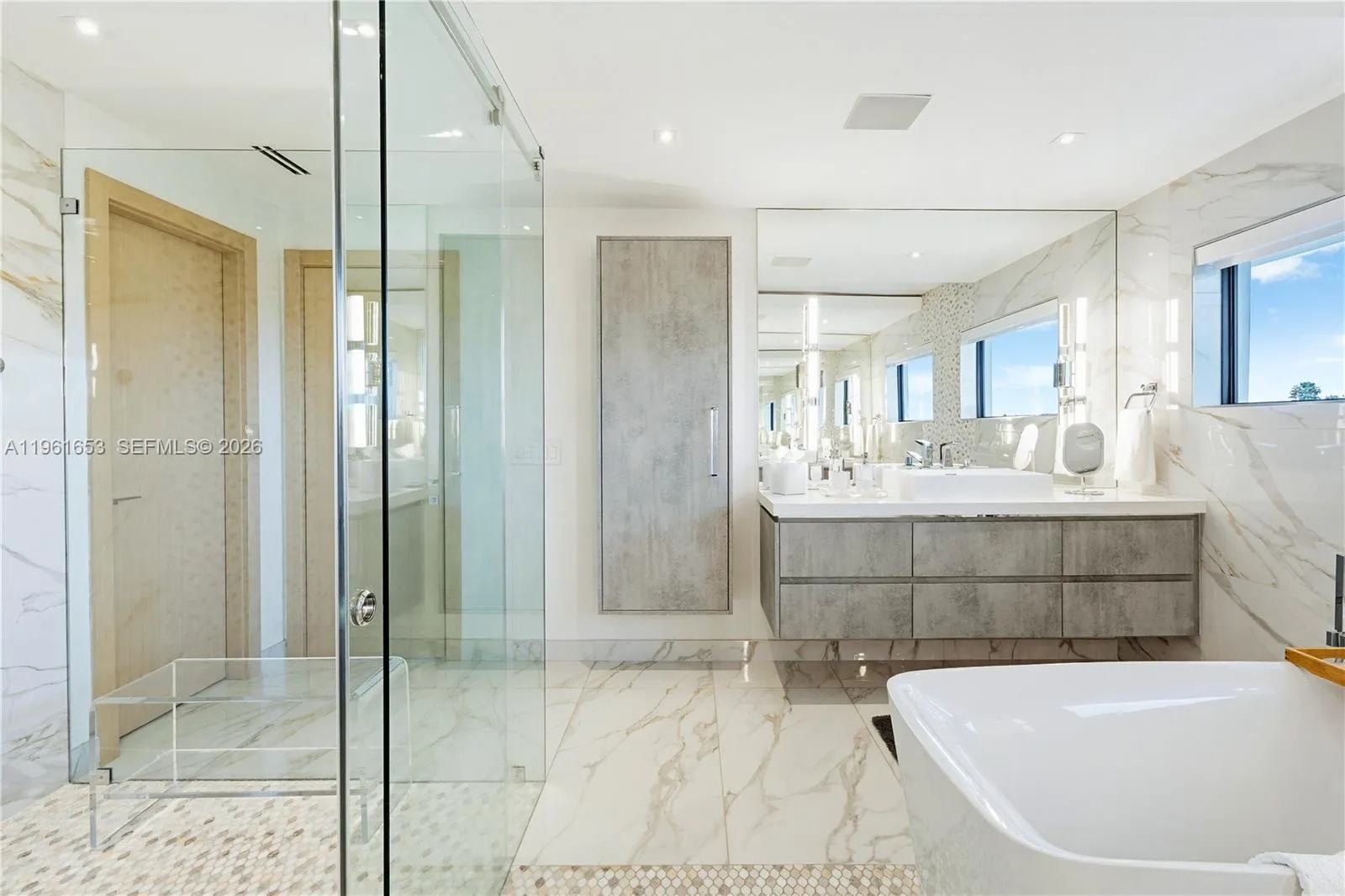 5860 Paradise Point Dr, Palmetto Bay, Florida 3315, Palmetto Bay, Florida 33157, 3 Bedrooms Bedrooms, ,5 BathroomsBathrooms,Residential,For Sale,5860 Paradise Point Dr, Palmetto Bay, Florida 3315,A11961653