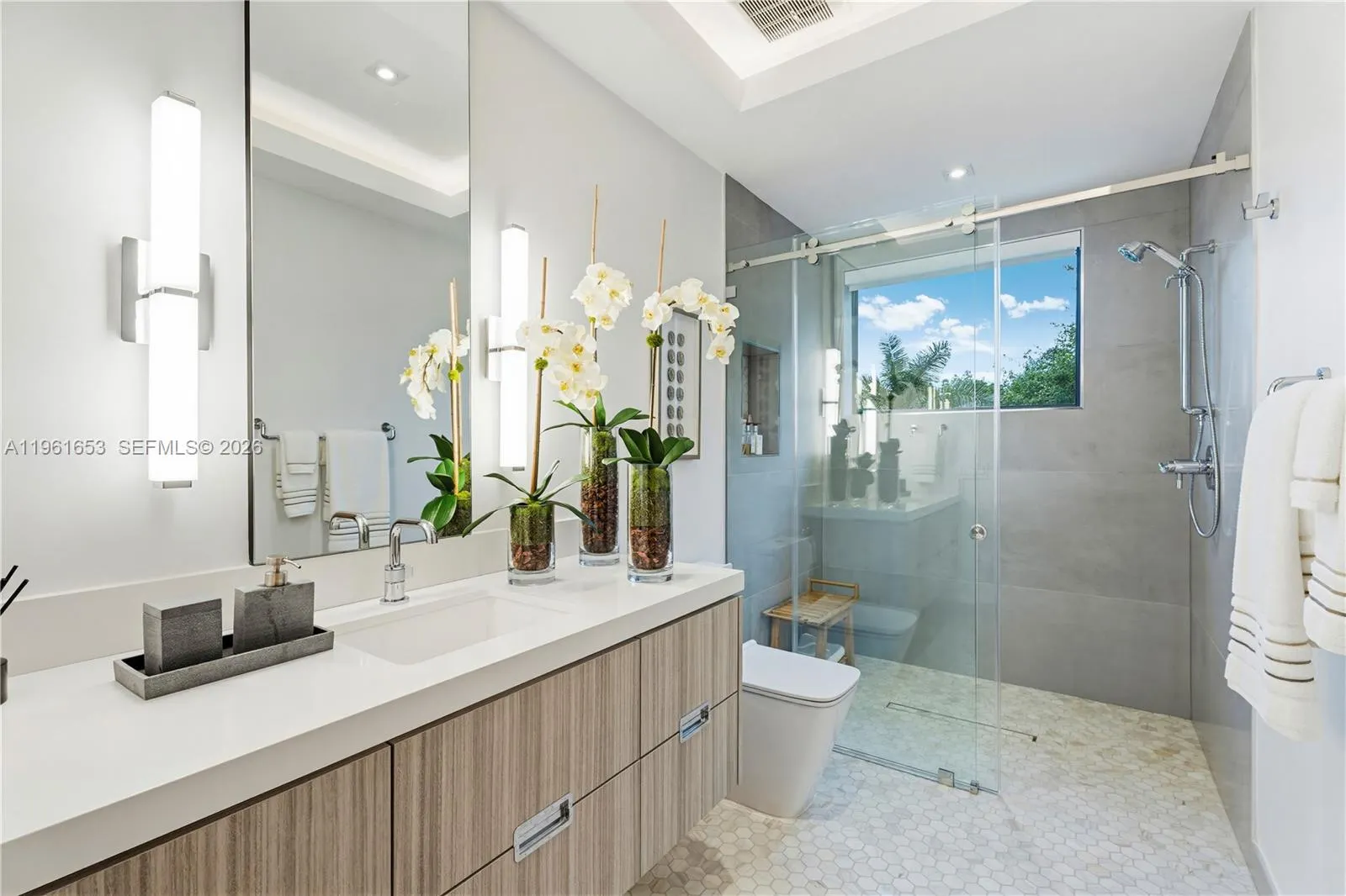 5860 Paradise Point Dr, Palmetto Bay, Florida 3315, Palmetto Bay, Florida 33157, 3 Bedrooms Bedrooms, ,5 BathroomsBathrooms,Residential,For Sale,5860 Paradise Point Dr, Palmetto Bay, Florida 3315,A11961653