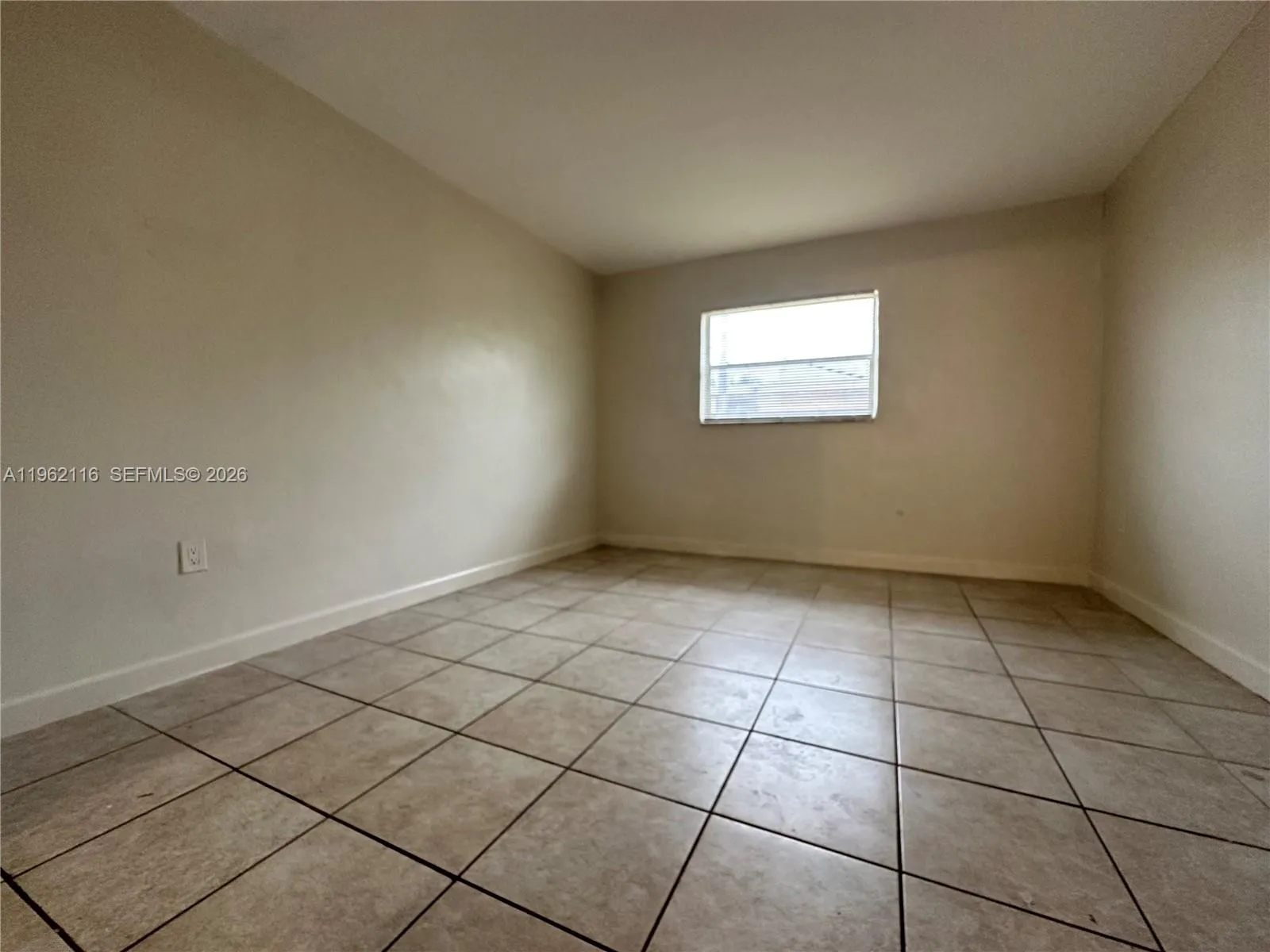 1008 Nw 45th Ave 9, Miami, Florida 33126, Miami, Florida 33126, 1 Bedroom Bedrooms, ,1 BathroomBathrooms,Residential Lease,For Rent,1008 Nw 45th Ave 9, Miami, Florida 33126,A11962116