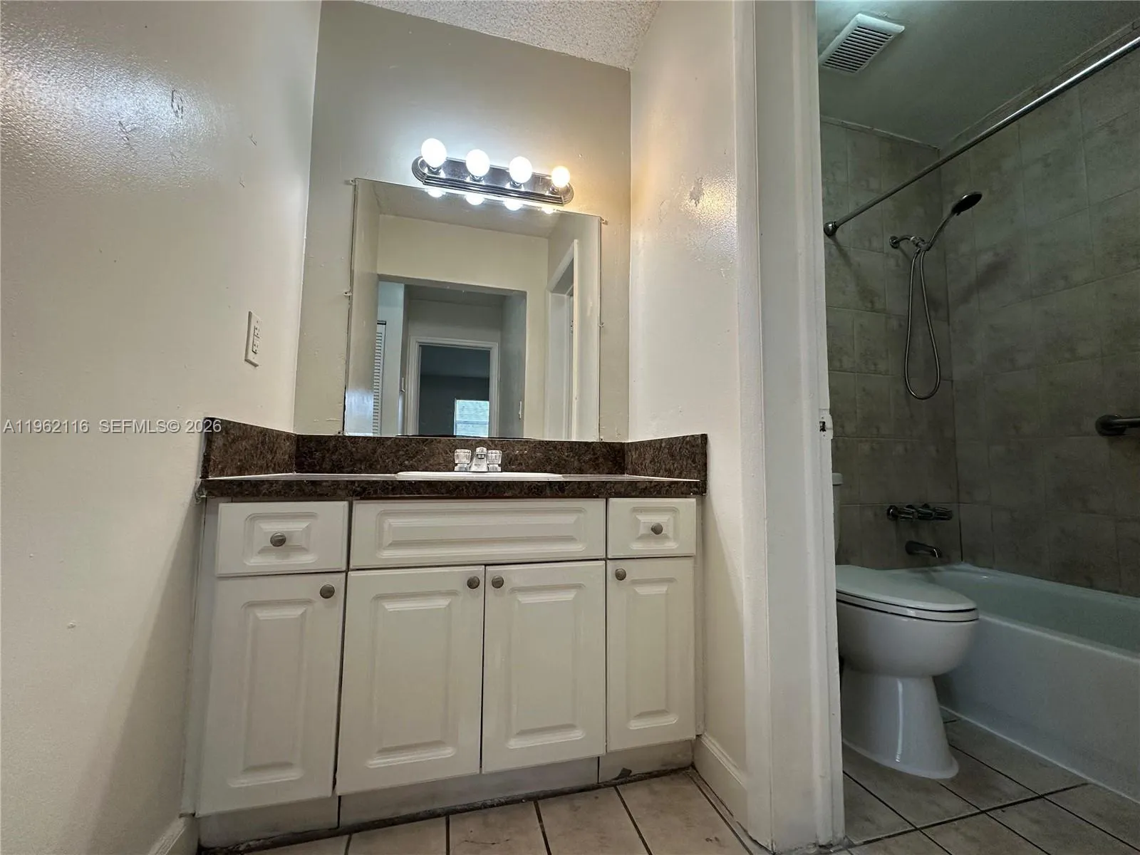 1008 Nw 45th Ave 9, Miami, Florida 33126, Miami, Florida 33126, 1 Bedroom Bedrooms, ,1 BathroomBathrooms,Residential Lease,For Rent,1008 Nw 45th Ave 9, Miami, Florida 33126,A11962116