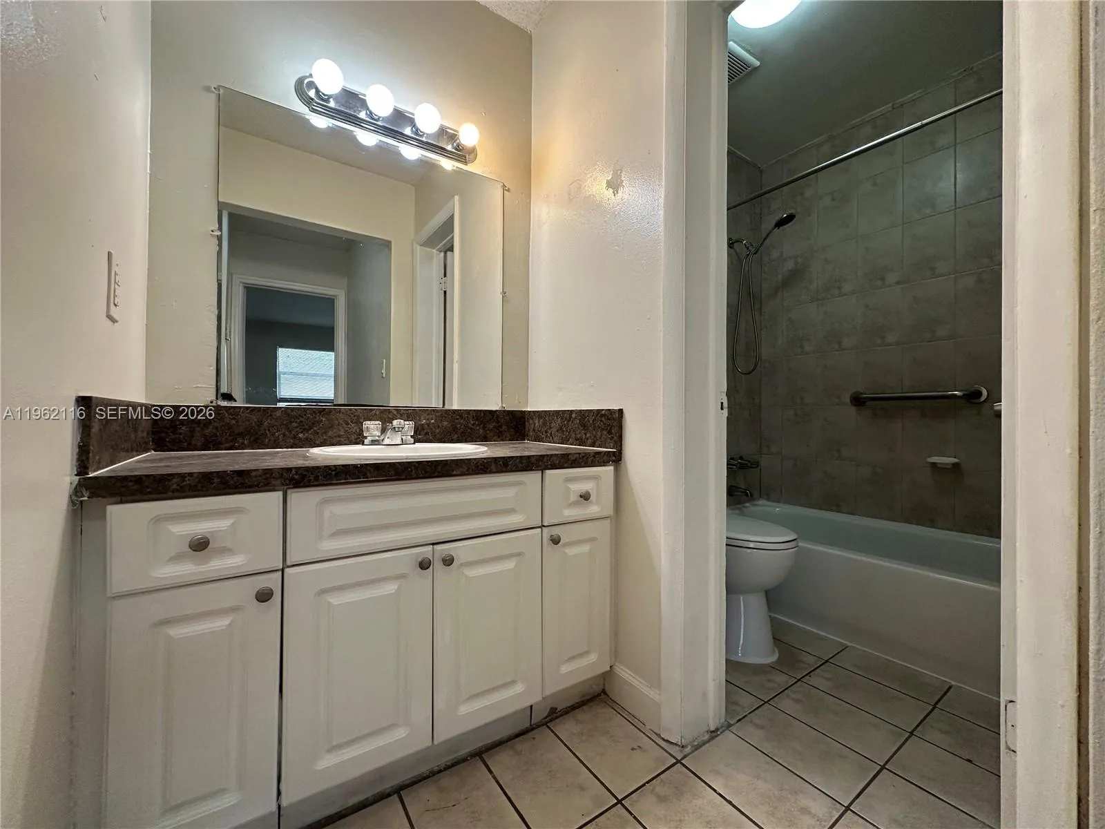1008 Nw 45th Ave 9, Miami, Florida 33126, Miami, Florida 33126, 1 Bedroom Bedrooms, ,1 BathroomBathrooms,Residential Lease,For Rent,1008 Nw 45th Ave 9, Miami, Florida 33126,A11962116