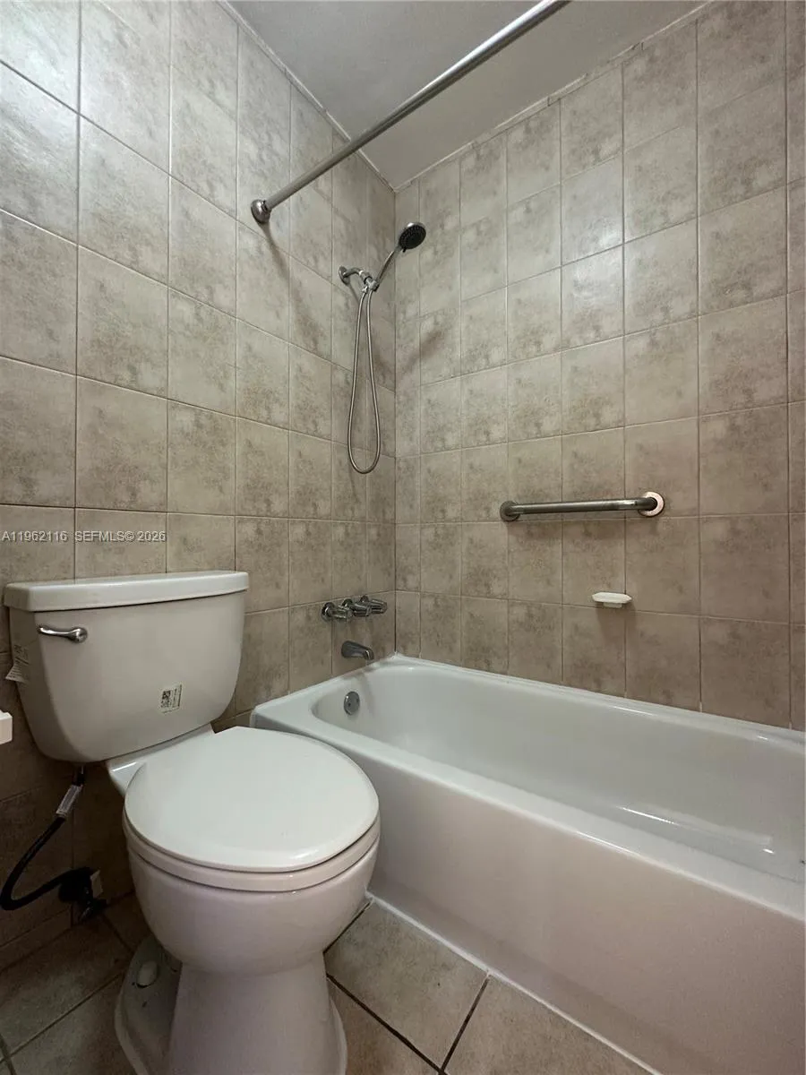 1008 Nw 45th Ave 9, Miami, Florida 33126, Miami, Florida 33126, 1 Bedroom Bedrooms, ,1 BathroomBathrooms,Residential Lease,For Rent,1008 Nw 45th Ave 9, Miami, Florida 33126,A11962116