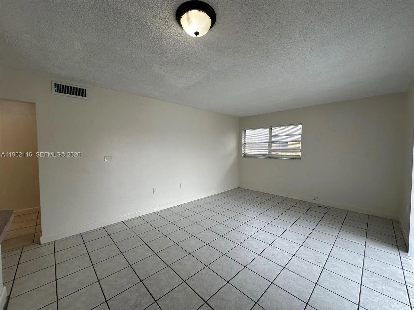 1008 Nw 45th Ave 9, Miami, Florida 33126, Miami, Florida 33126, 1 Bedroom Bedrooms, ,1 BathroomBathrooms,Residential Lease,For Rent,1008 Nw 45th Ave 9, Miami, Florida 33126,A11962116