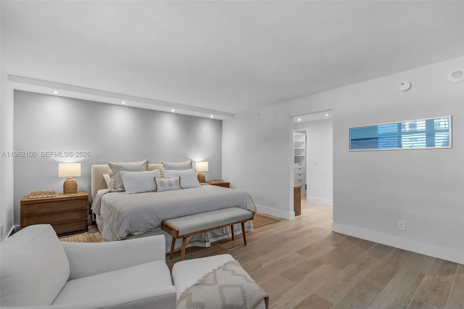 609 Ocean Dr 4g, Key Biscayne, Florida 33149, Key Biscayne, Florida 33149, 2 Bedrooms Bedrooms, ,2 BathroomsBathrooms,Residential Lease,For Rent,609 Ocean Dr 4g, Key Biscayne, Florida 33149,A11962100