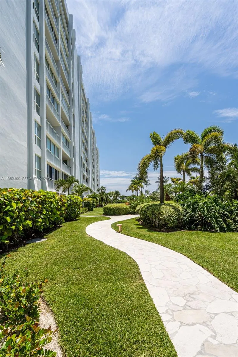 609 Ocean Dr 4g, Key Biscayne, Florida 33149, Key Biscayne, Florida 33149, 2 Bedrooms Bedrooms, ,2 BathroomsBathrooms,Residential Lease,For Rent,609 Ocean Dr 4g, Key Biscayne, Florida 33149,A11962100