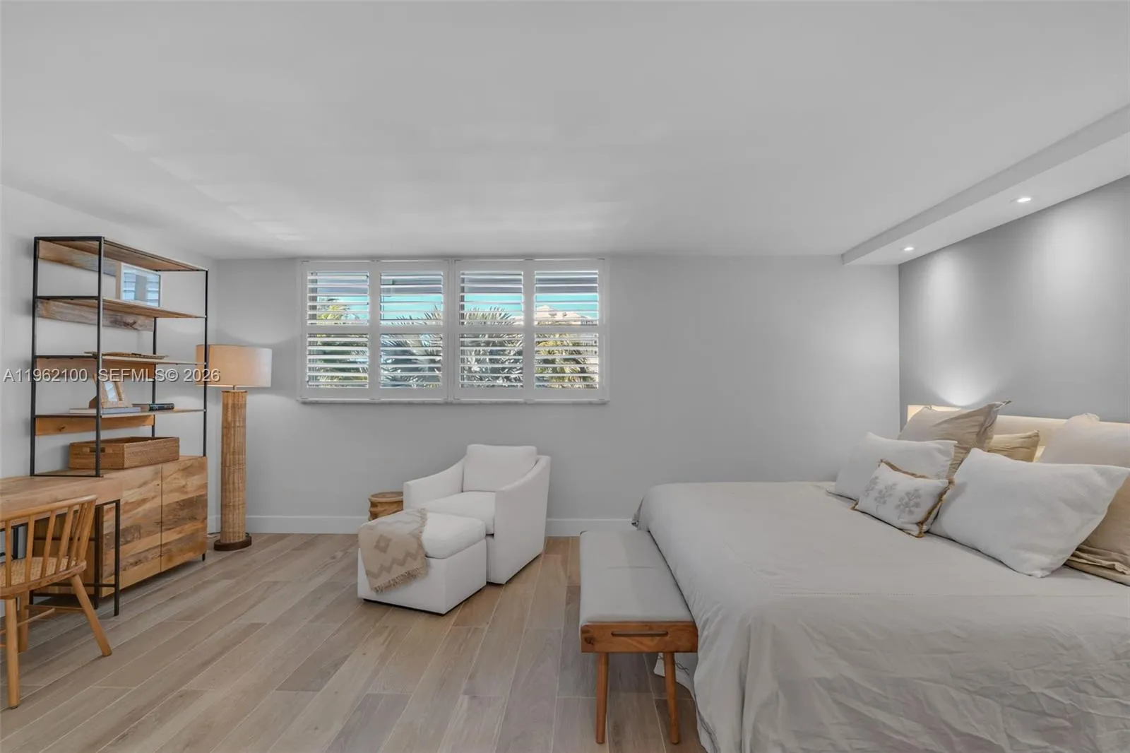 609 Ocean Dr 4g, Key Biscayne, Florida 33149, Key Biscayne, Florida 33149, 2 Bedrooms Bedrooms, ,2 BathroomsBathrooms,Residential Lease,For Rent,609 Ocean Dr 4g, Key Biscayne, Florida 33149,A11962100