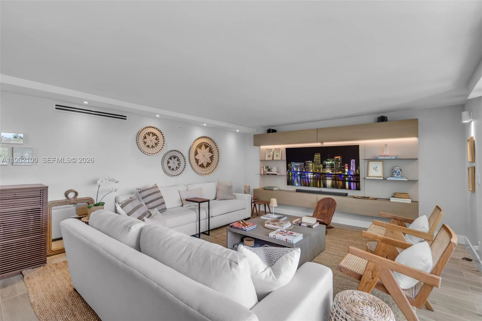 609 Ocean Dr 4g, Key Biscayne, Florida 33149, Key Biscayne, Florida 33149, 2 Bedrooms Bedrooms, ,2 BathroomsBathrooms,Residential Lease,For Rent,609 Ocean Dr 4g, Key Biscayne, Florida 33149,A11962100