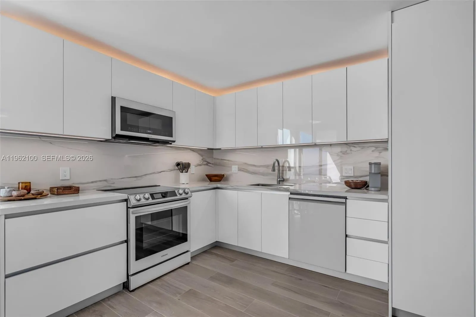 609 Ocean Dr 4g, Key Biscayne, Florida 33149, Key Biscayne, Florida 33149, 2 Bedrooms Bedrooms, ,2 BathroomsBathrooms,Residential Lease,For Rent,609 Ocean Dr 4g, Key Biscayne, Florida 33149,A11962100