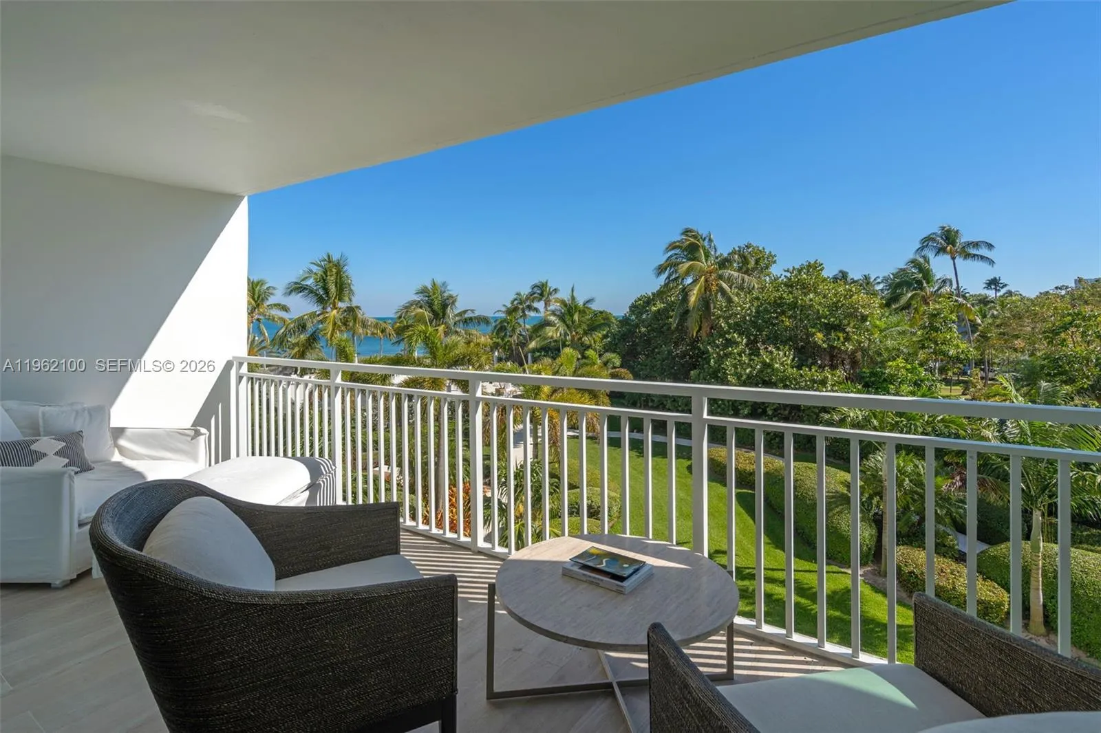 609 Ocean Dr 4g, Key Biscayne, Florida 33149, Key Biscayne, Florida 33149, 2 Bedrooms Bedrooms, ,2 BathroomsBathrooms,Residential Lease,For Rent,609 Ocean Dr 4g, Key Biscayne, Florida 33149,A11962100