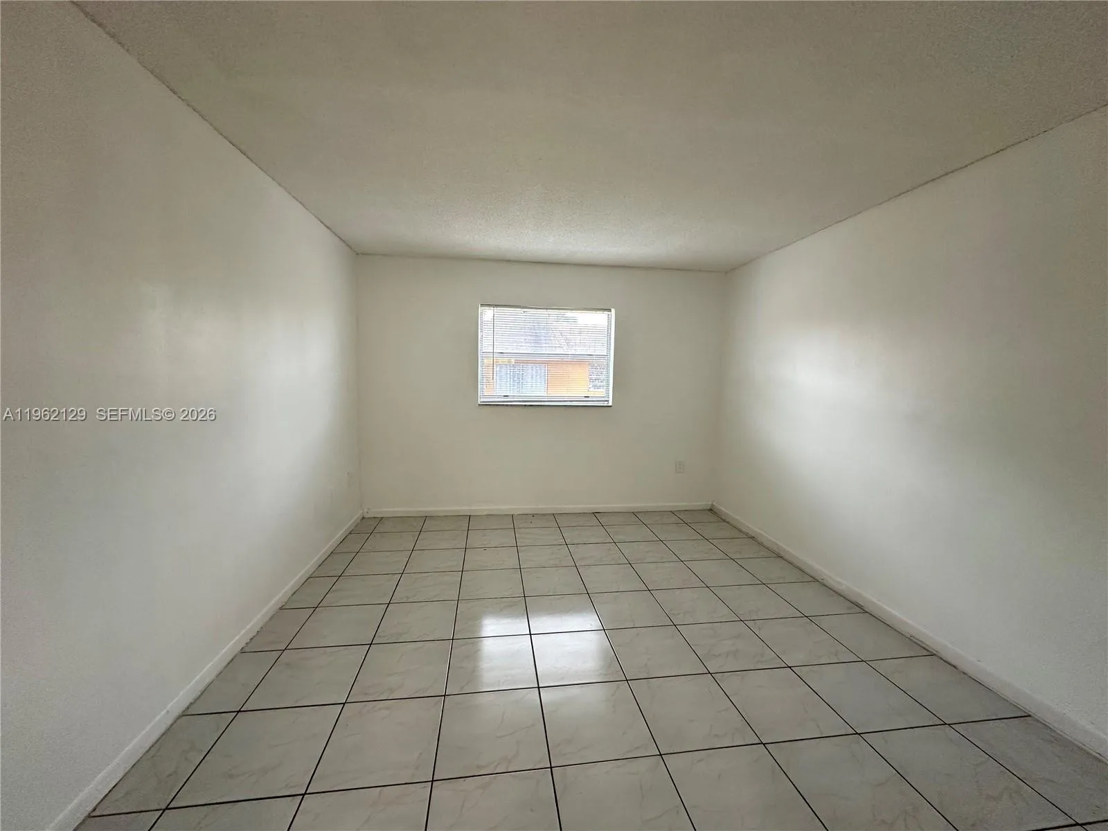 1008 Nw 45th Ave 3, Miami, Florida 33126, Miami, Florida 33126, 1 Bedroom Bedrooms, ,1 BathroomBathrooms,Residential Lease,For Rent,1008 Nw 45th Ave 3, Miami, Florida 33126,A11962129