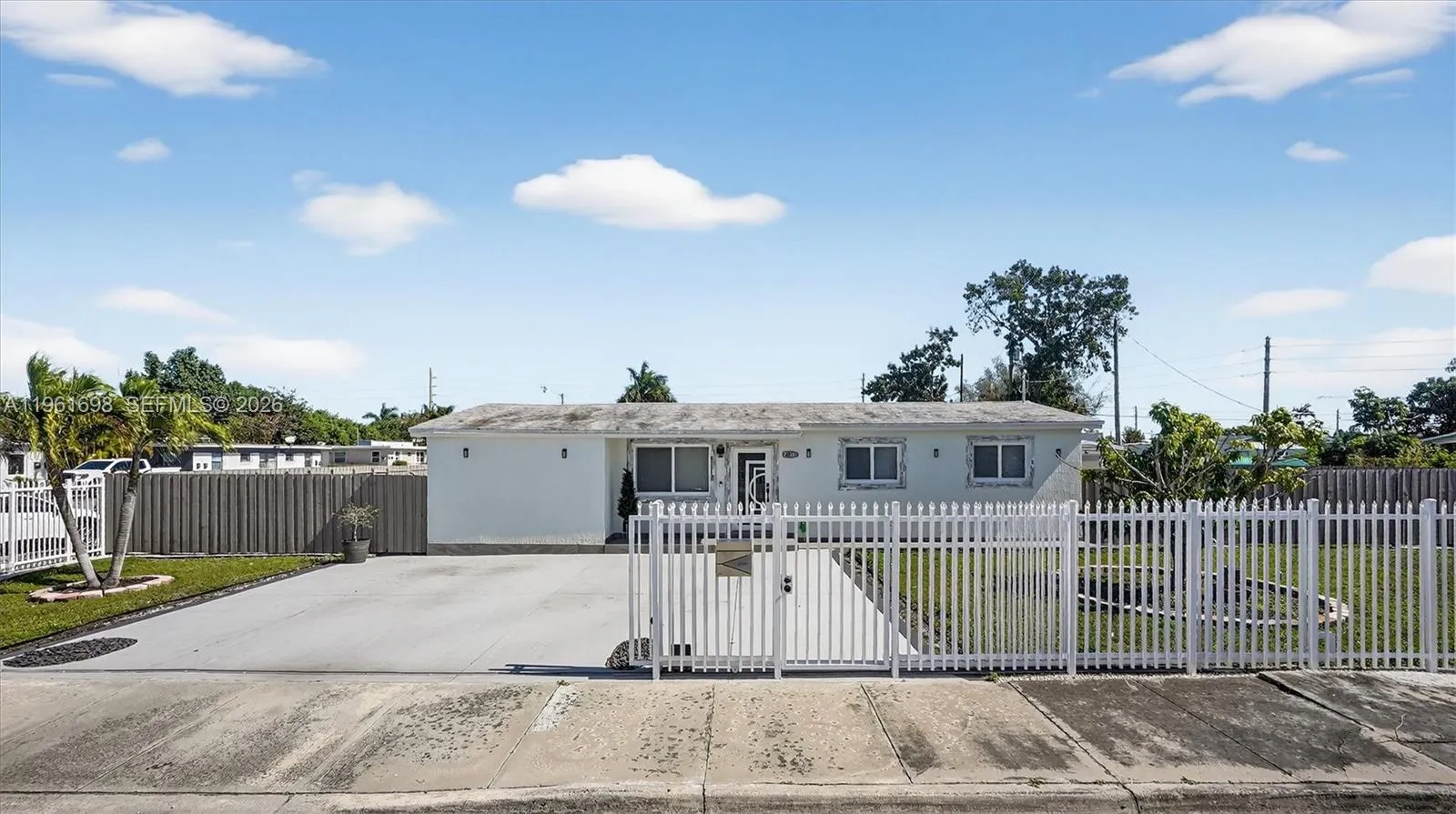 22301 Sw 117th Pl, Miami, Florida 33170, Miami, Florida 33170, 4 Bedrooms Bedrooms, ,2 BathroomsBathrooms,Residential,For Sale,22301 Sw 117th Pl, Miami, Florida 33170,A11961698