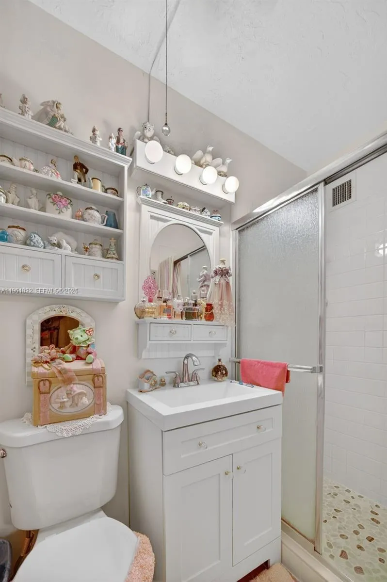 9401 Sw 97th Ave, Miami, Florida 33176, Miami, Florida 33176, 9 Bedrooms Bedrooms, ,4 BathroomsBathrooms,Residential,For Sale,9401 Sw 97th Ave, Miami, Florida 33176,A11961822