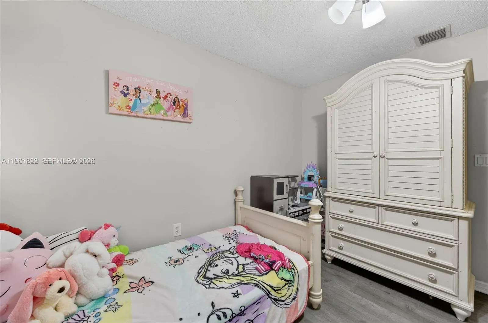 9401 Sw 97th Ave, Miami, Florida 33176, Miami, Florida 33176, 9 Bedrooms Bedrooms, ,4 BathroomsBathrooms,Residential,For Sale,9401 Sw 97th Ave, Miami, Florida 33176,A11961822