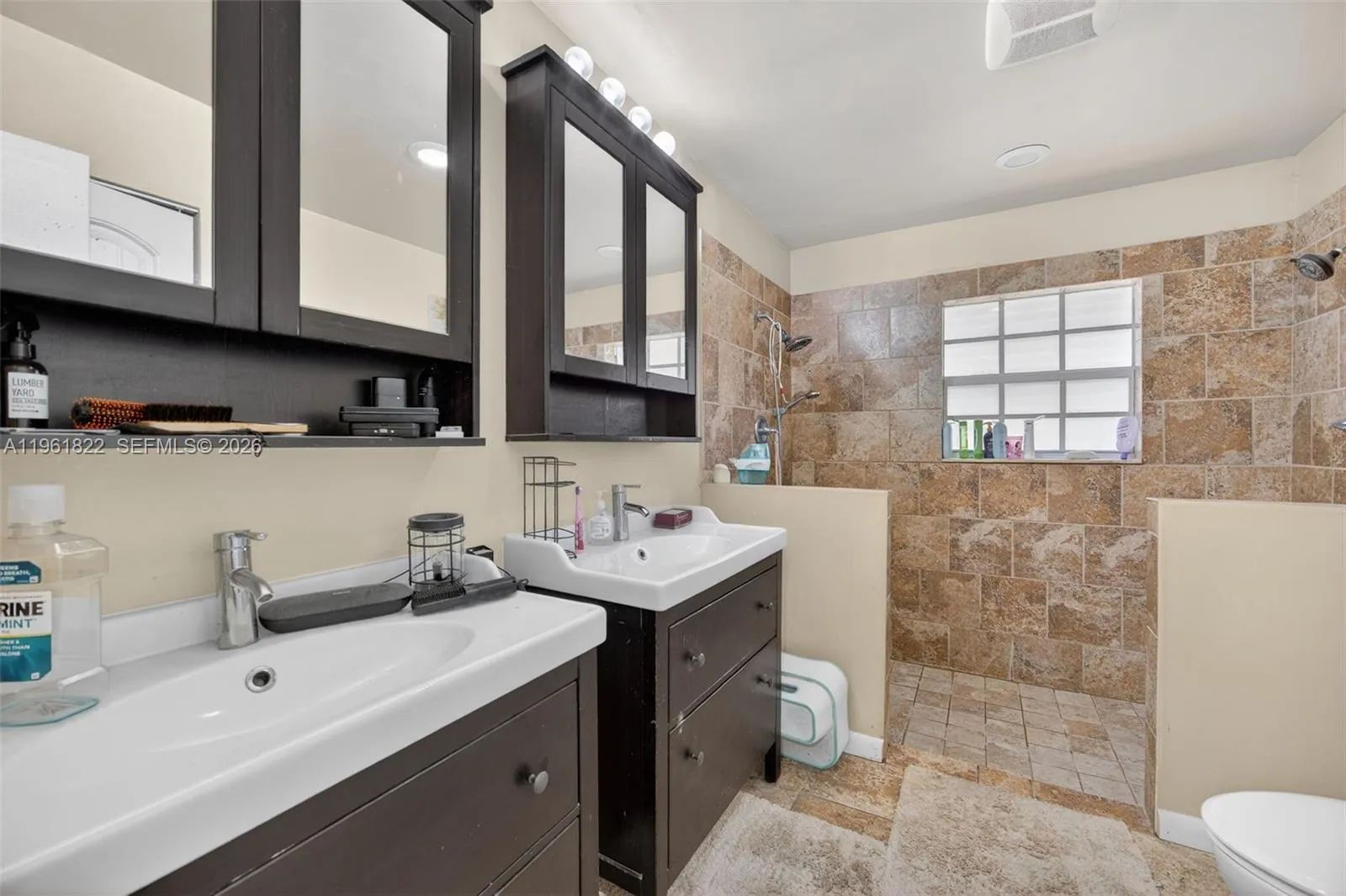 9401 Sw 97th Ave, Miami, Florida 33176, Miami, Florida 33176, 9 Bedrooms Bedrooms, ,4 BathroomsBathrooms,Residential,For Sale,9401 Sw 97th Ave, Miami, Florida 33176,A11961822