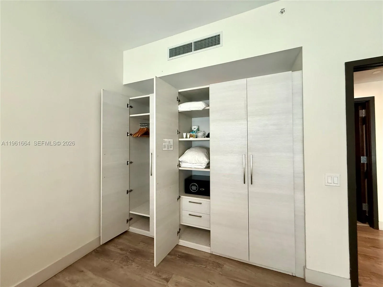 777 N Ocean Dr N222, Hollywood, Florida 33019, Hollywood, Florida 33019, 1 Bedroom Bedrooms, ,1 BathroomBathrooms,Residential,For Sale,777 N Ocean Dr N222, Hollywood, Florida 33019,A11961664