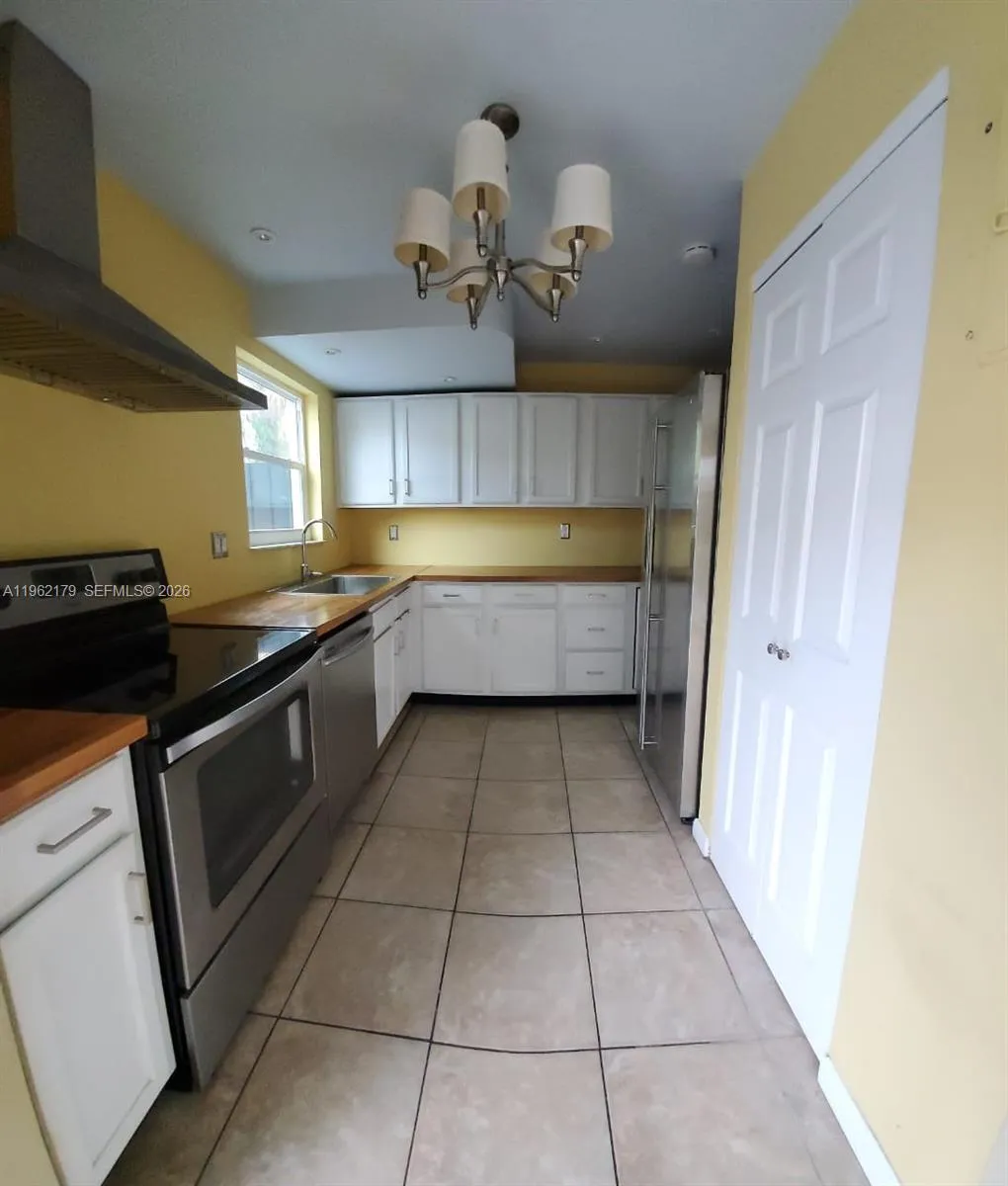 25 Ne 12th St, Fort Lauderdale, Florida 33304, Fort Lauderdale, Florida 33304, ,Residential Income,For Sale,25 Ne 12th St, Fort Lauderdale, Florida 33304,A11962179