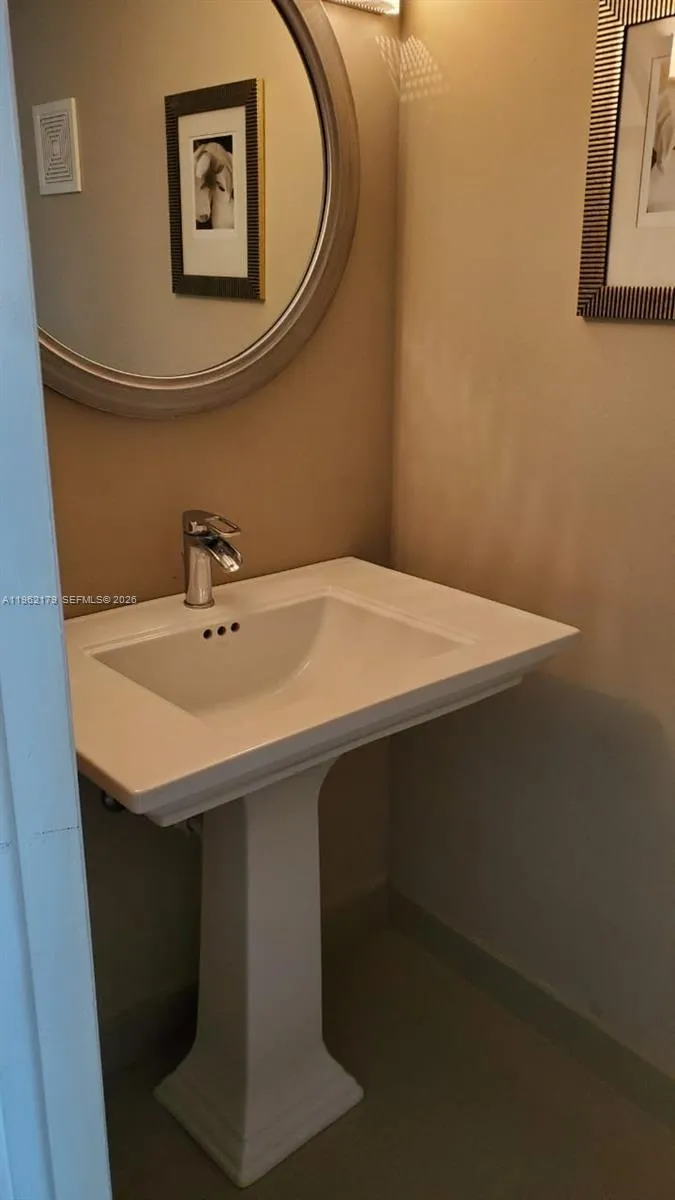 25 Ne 12th St, Fort Lauderdale, Florida 33304, Fort Lauderdale, Florida 33304, ,Residential Income,For Sale,25 Ne 12th St, Fort Lauderdale, Florida 33304,A11962179