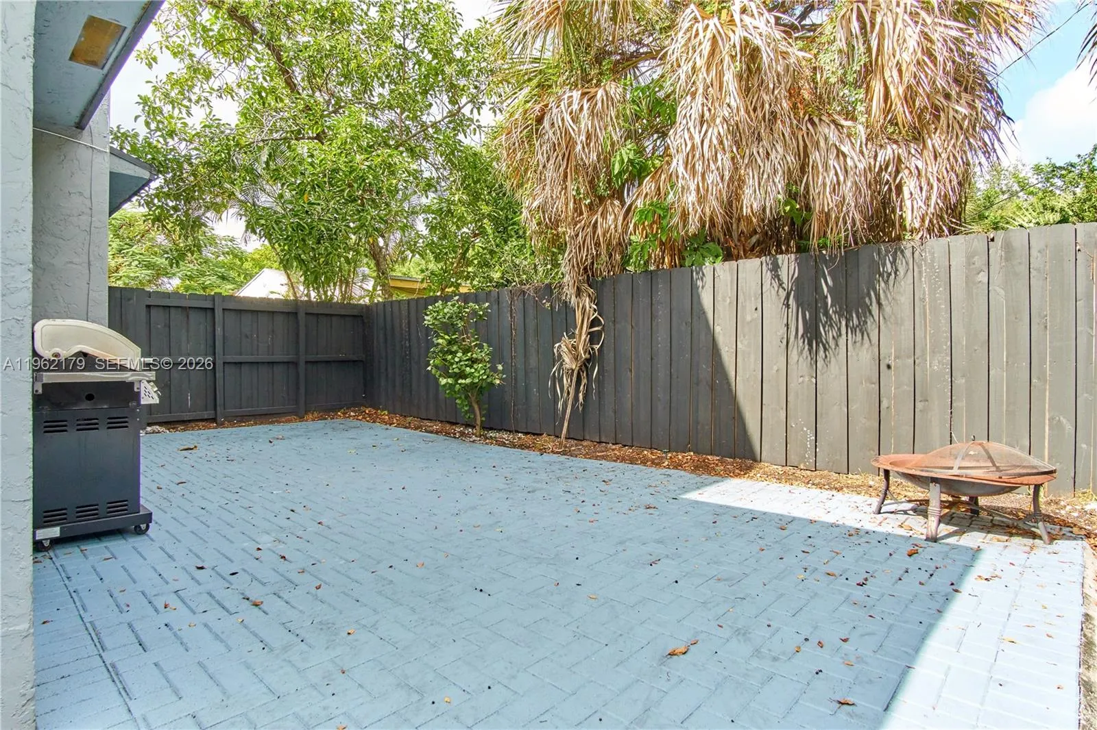 25 Ne 12th St, Fort Lauderdale, Florida 33304, Fort Lauderdale, Florida 33304, ,Residential Income,For Sale,25 Ne 12th St, Fort Lauderdale, Florida 33304,A11962179