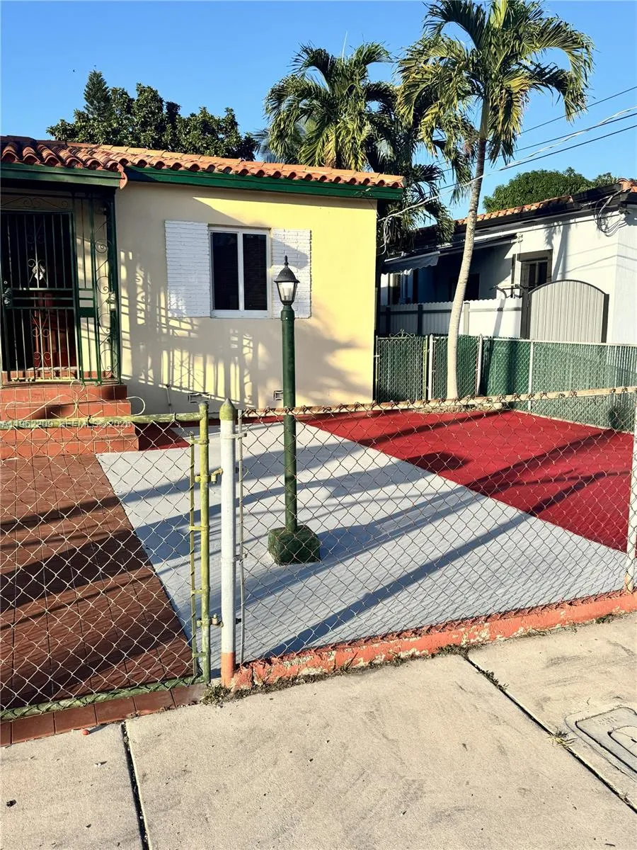 3445 Nw 2nd St, Miami, Florida 33125, Miami, Florida 33125, 4 Bedrooms Bedrooms, ,4 BathroomsBathrooms,Residential,For Sale,3445 Nw 2nd St, Miami, Florida 33125,A11962209