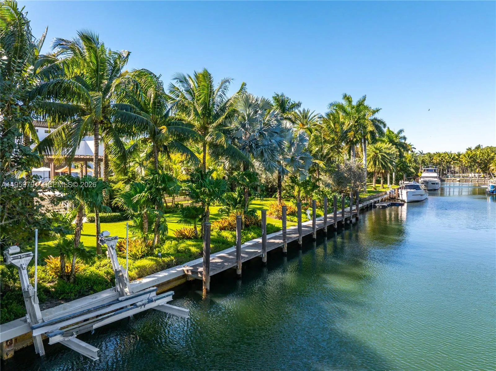 555 Arvida Pkwy, Coral Gables, Florida 33156, Coral Gables, Florida 33156, 6 Bedrooms Bedrooms, ,6 BathroomsBathrooms,Residential,For Sale,555 Arvida Pkwy, Coral Gables, Florida 33156,A11959791