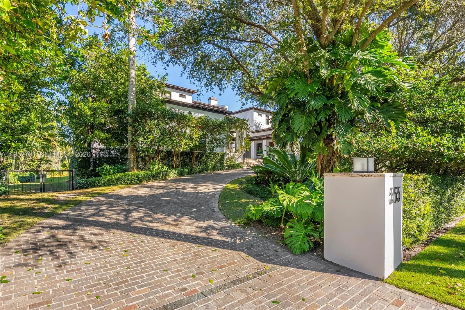 555 Arvida Pkwy, Coral Gables, Florida 33156, Coral Gables, Florida 33156, 6 Bedrooms Bedrooms, ,6 BathroomsBathrooms,Residential,For Sale,555 Arvida Pkwy, Coral Gables, Florida 33156,A11959791