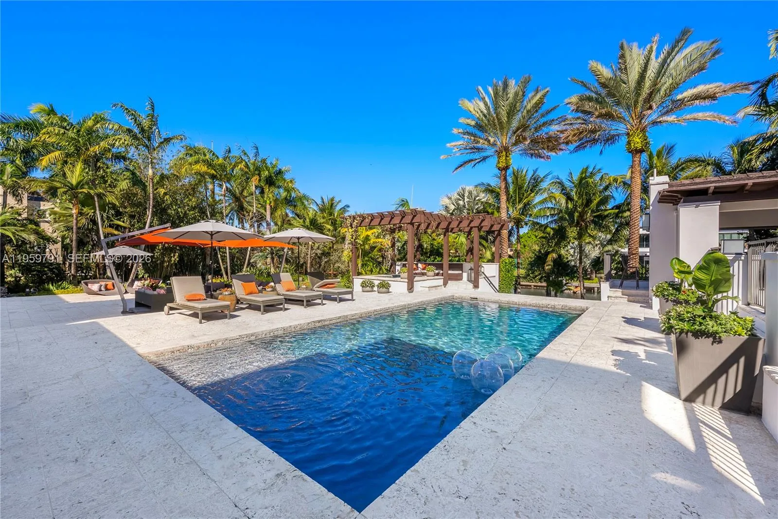 555 Arvida Pkwy, Coral Gables, Florida 33156, Coral Gables, Florida 33156, 6 Bedrooms Bedrooms, ,6 BathroomsBathrooms,Residential,For Sale,555 Arvida Pkwy, Coral Gables, Florida 33156,A11959791