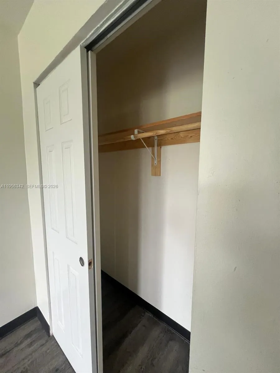 467 Nw 8th St 14, Miami, Florida 33136, Miami, Florida 33136, ,1 BathroomBathrooms,Residential Lease,For Rent,467 Nw 8th St 14, Miami, Florida 33136,A11958342