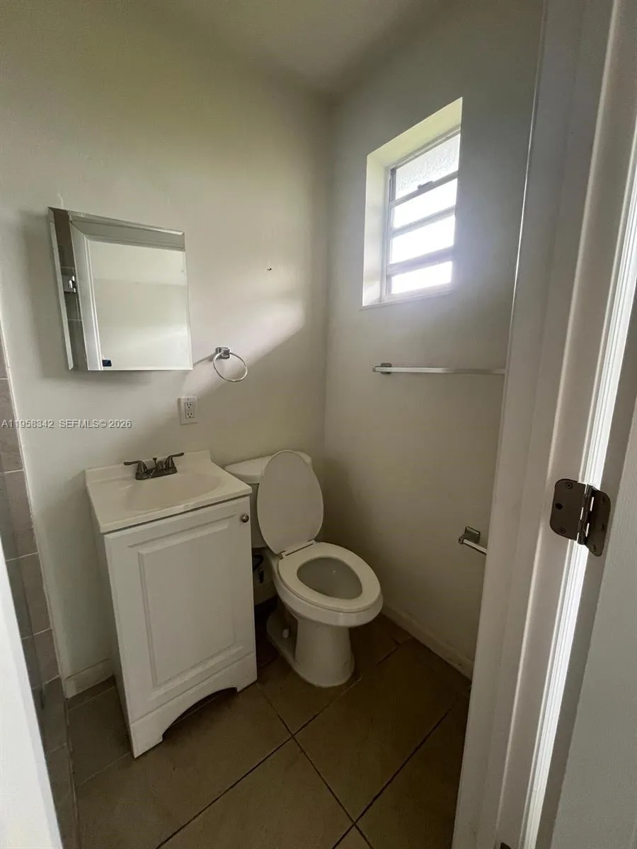467 Nw 8th St 14, Miami, Florida 33136, Miami, Florida 33136, ,1 BathroomBathrooms,Residential Lease,For Rent,467 Nw 8th St 14, Miami, Florida 33136,A11958342