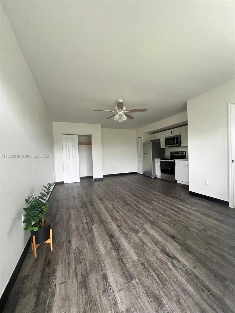 467 Nw 8th St 14, Miami, Florida 33136, Miami, Florida 33136, ,1 BathroomBathrooms,Residential Lease,For Rent,467 Nw 8th St 14, Miami, Florida 33136,A11958342