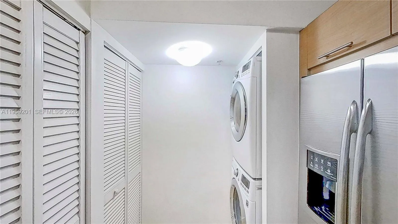 31 Se 5th St 2408, Miami, Florida 33131, Miami, Florida 33131, 2 Bedrooms Bedrooms, ,2 BathroomsBathrooms,Residential,For Sale,31 Se 5th St 2408, Miami, Florida 33131,A11959201