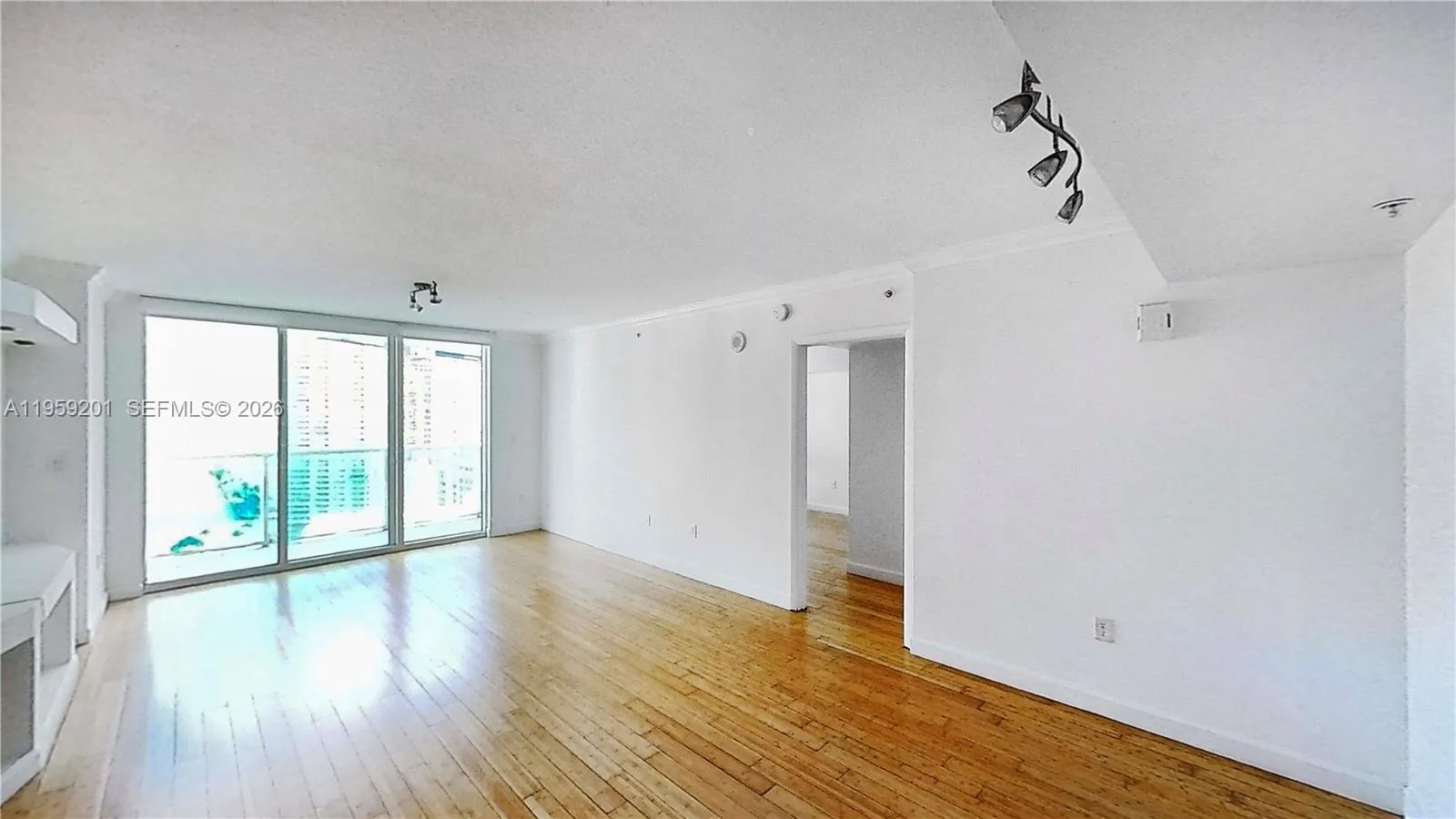 31 Se 5th St 2408, Miami, Florida 33131, Miami, Florida 33131, 2 Bedrooms Bedrooms, ,2 BathroomsBathrooms,Residential,For Sale,31 Se 5th St 2408, Miami, Florida 33131,A11959201