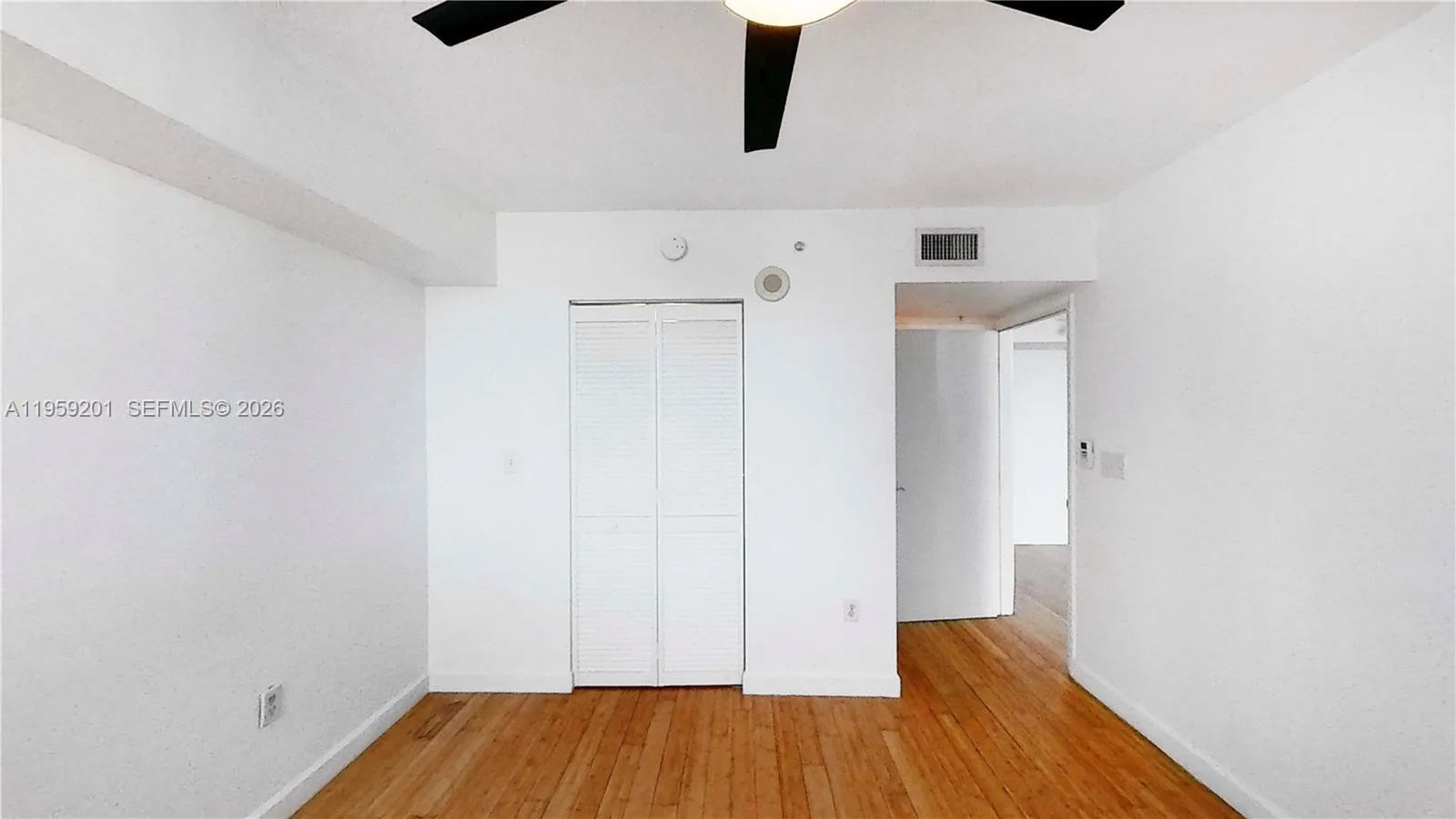 31 Se 5th St 2408, Miami, Florida 33131, Miami, Florida 33131, 2 Bedrooms Bedrooms, ,2 BathroomsBathrooms,Residential,For Sale,31 Se 5th St 2408, Miami, Florida 33131,A11959201