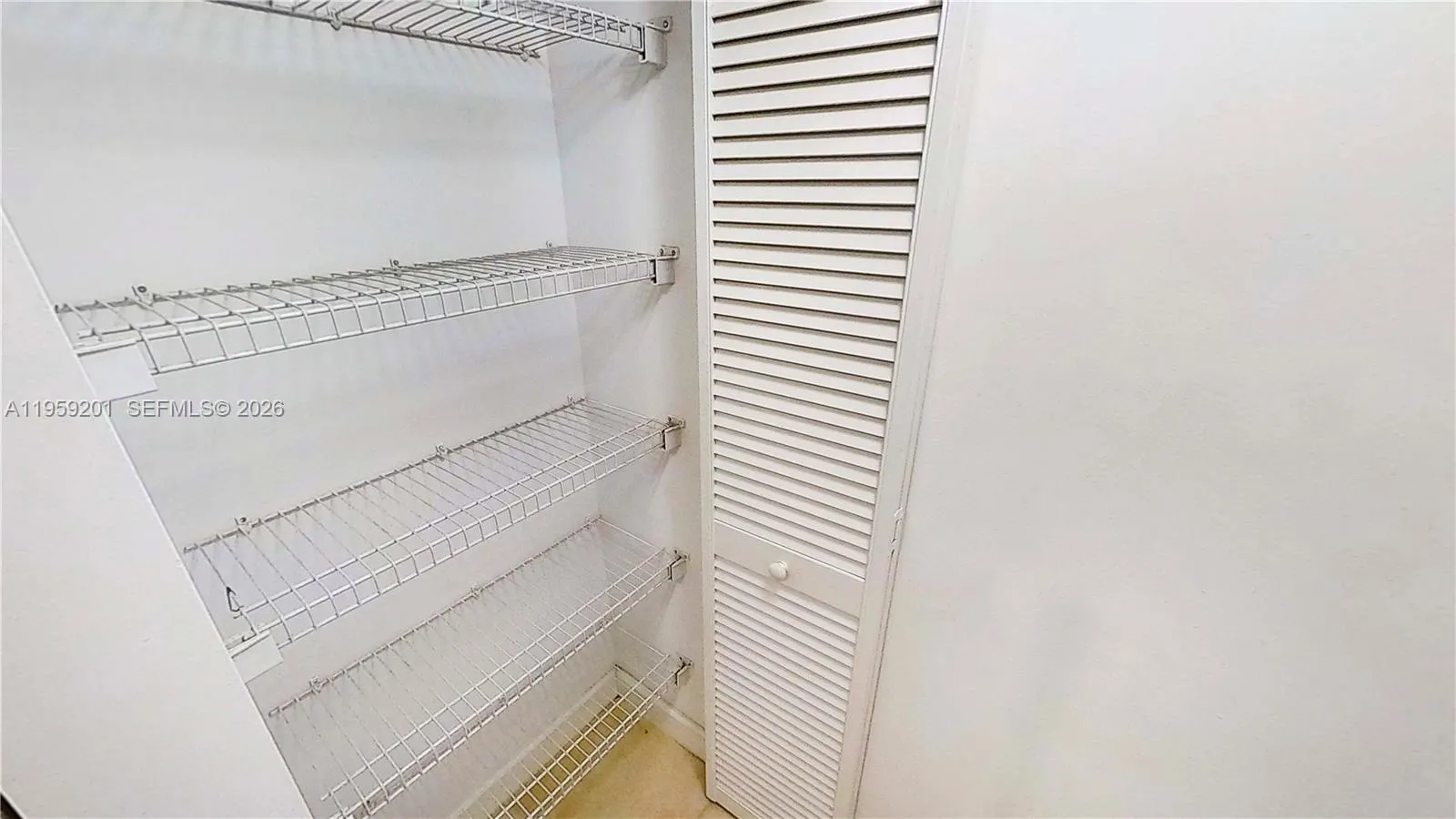 31 Se 5th St 2408, Miami, Florida 33131, Miami, Florida 33131, 2 Bedrooms Bedrooms, ,2 BathroomsBathrooms,Residential,For Sale,31 Se 5th St 2408, Miami, Florida 33131,A11959201