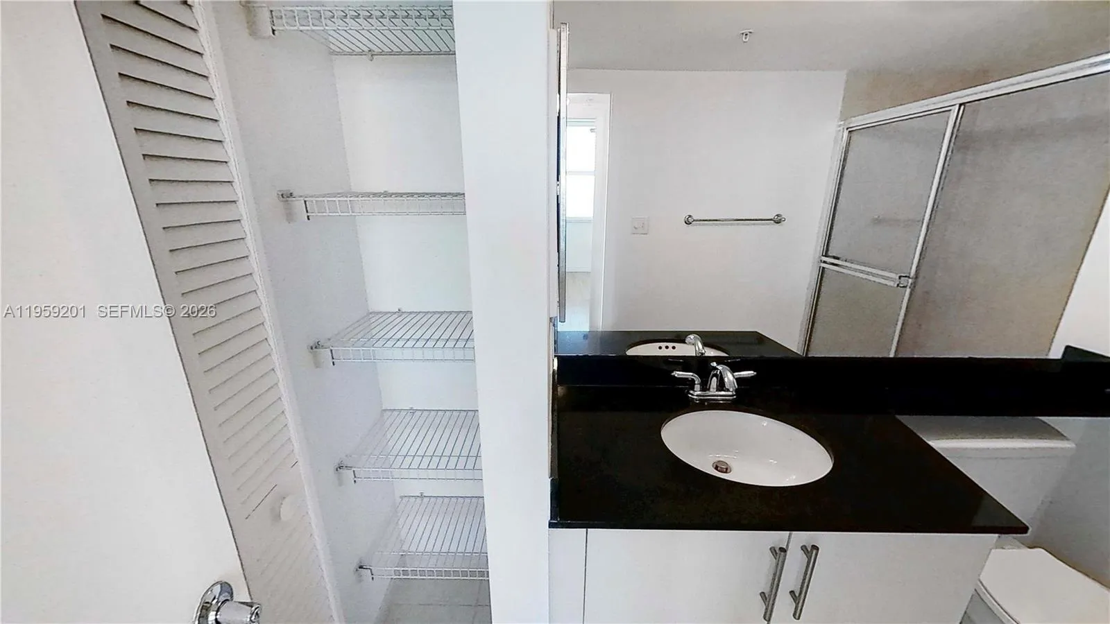 31 Se 5th St 2408, Miami, Florida 33131, Miami, Florida 33131, 2 Bedrooms Bedrooms, ,2 BathroomsBathrooms,Residential,For Sale,31 Se 5th St 2408, Miami, Florida 33131,A11959201