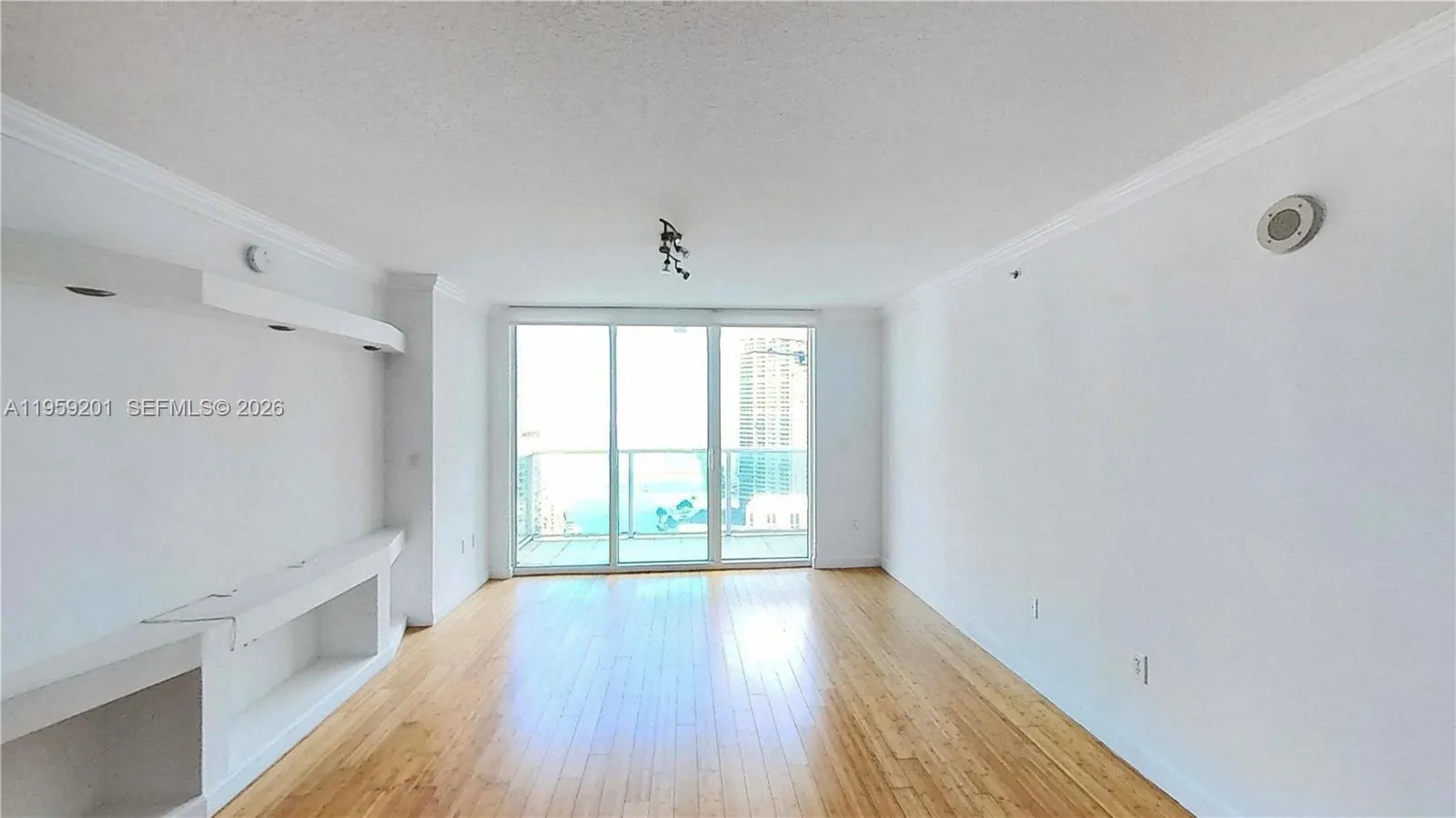 31 Se 5th St 2408, Miami, Florida 33131, Miami, Florida 33131, 2 Bedrooms Bedrooms, ,2 BathroomsBathrooms,Residential,For Sale,31 Se 5th St 2408, Miami, Florida 33131,A11959201