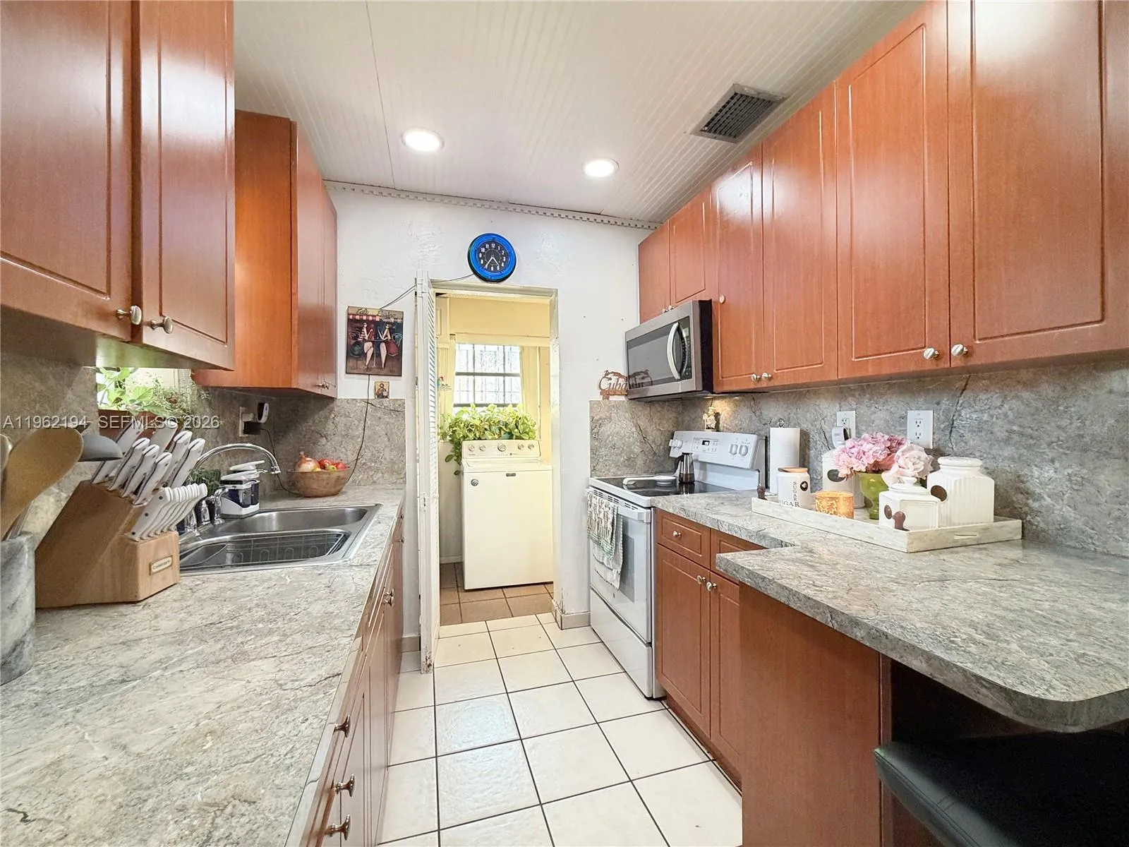 8891 Sw 28th St, Miami, Florida 33165, Miami, Florida 33165, 4 Bedrooms Bedrooms, ,2 BathroomsBathrooms,Residential,For Sale,8891 Sw 28th St, Miami, Florida 33165,A11962194