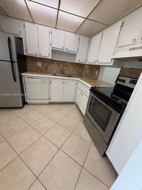 301 Cambridge Rd 106, Hollywood, Florida 33024, Hollywood, Florida 33024, 1 Bedroom Bedrooms, ,1 BathroomBathrooms,Residential Lease,For Rent,301 Cambridge Rd 106, Hollywood, Florida 33024,A11962264