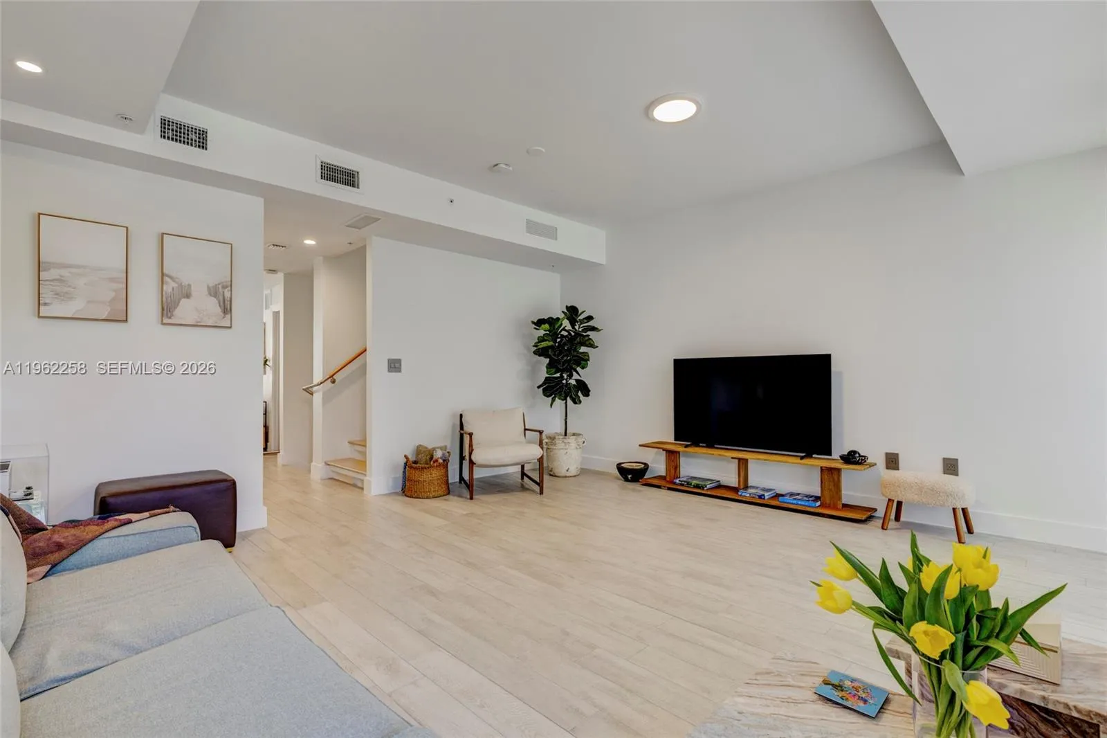 89 N Shore Dr, Miami Beach, Florida 33141, Miami Beach, Florida 33141, 3 Bedrooms Bedrooms, ,3 BathroomsBathrooms,Residential,For Sale,89 N Shore Dr, Miami Beach, Florida 33141,A11962258