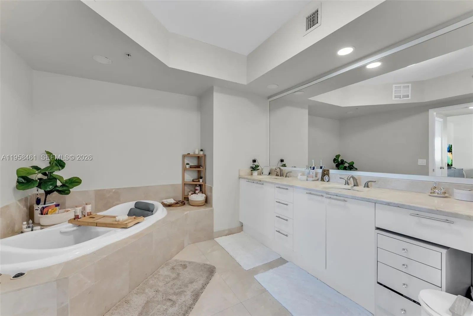 14951 Royal Oaks Ln 2201, North Miami, Florida 331, North Miami, Florida 33181, 3 Bedrooms Bedrooms, ,3 BathroomsBathrooms,Residential,For Sale,14951 Royal Oaks Ln 2201, North Miami, Florida 331,A11958461