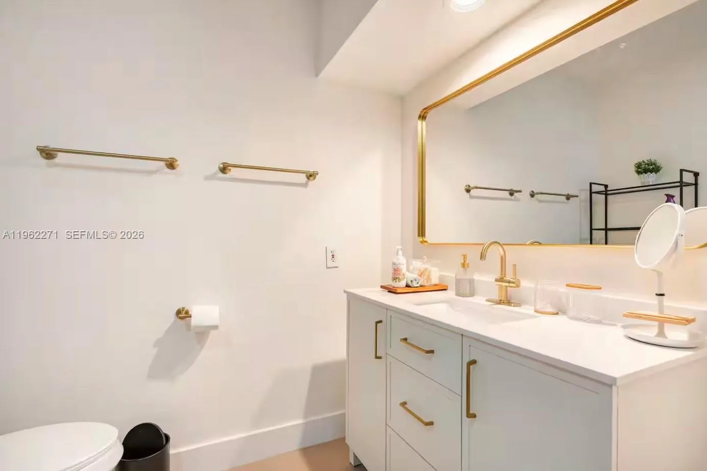 636 Hibiscus Dr 0, Hallandale Beach, Florida 33009, Hallandale Beach, Florida 33009, 3 Bedrooms Bedrooms, ,3 BathroomsBathrooms,Residential Lease,For Rent,636 Hibiscus Dr 0, Hallandale Beach, Florida 33009,A11962271