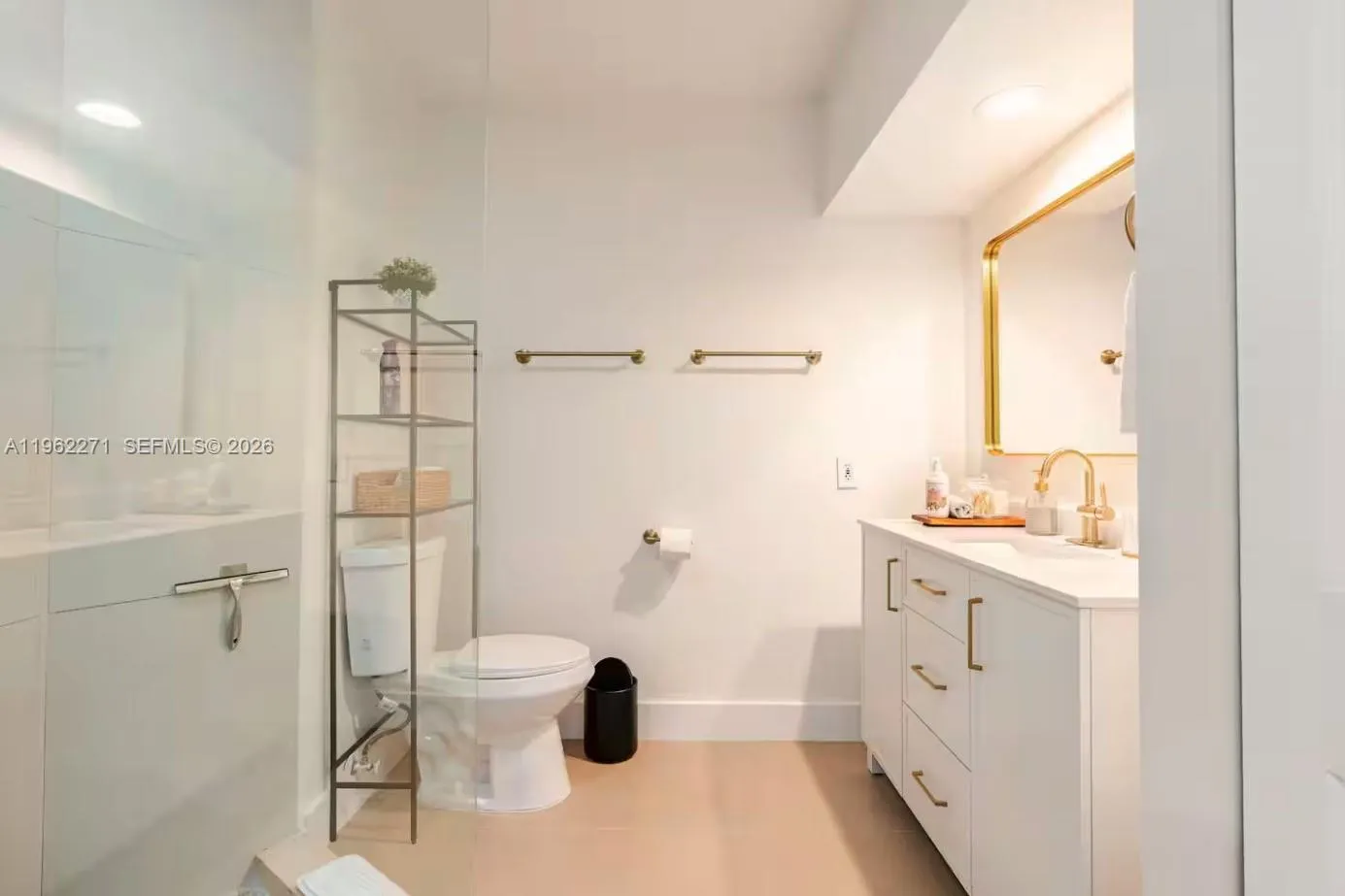 636 Hibiscus Dr 0, Hallandale Beach, Florida 33009, Hallandale Beach, Florida 33009, 3 Bedrooms Bedrooms, ,3 BathroomsBathrooms,Residential Lease,For Rent,636 Hibiscus Dr 0, Hallandale Beach, Florida 33009,A11962271