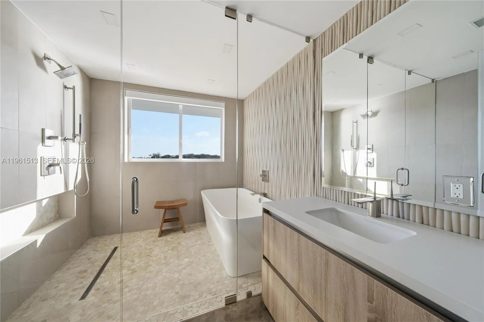 1000 Venetian Way 403, Miami Beach, Florida 33139, Miami Beach, Florida 33139, 3 Bedrooms Bedrooms, ,2 BathroomsBathrooms,Residential,For Sale,1000 Venetian Way 403, Miami Beach, Florida 33139,A11961513