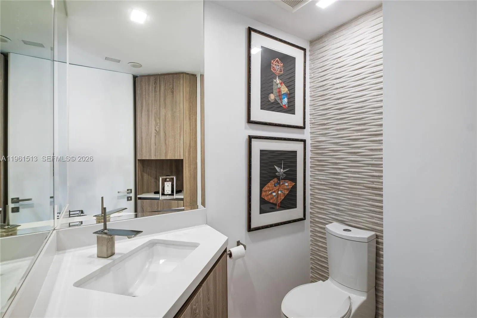 1000 Venetian Way 403, Miami Beach, Florida 33139, Miami Beach, Florida 33139, 3 Bedrooms Bedrooms, ,2 BathroomsBathrooms,Residential,For Sale,1000 Venetian Way 403, Miami Beach, Florida 33139,A11961513