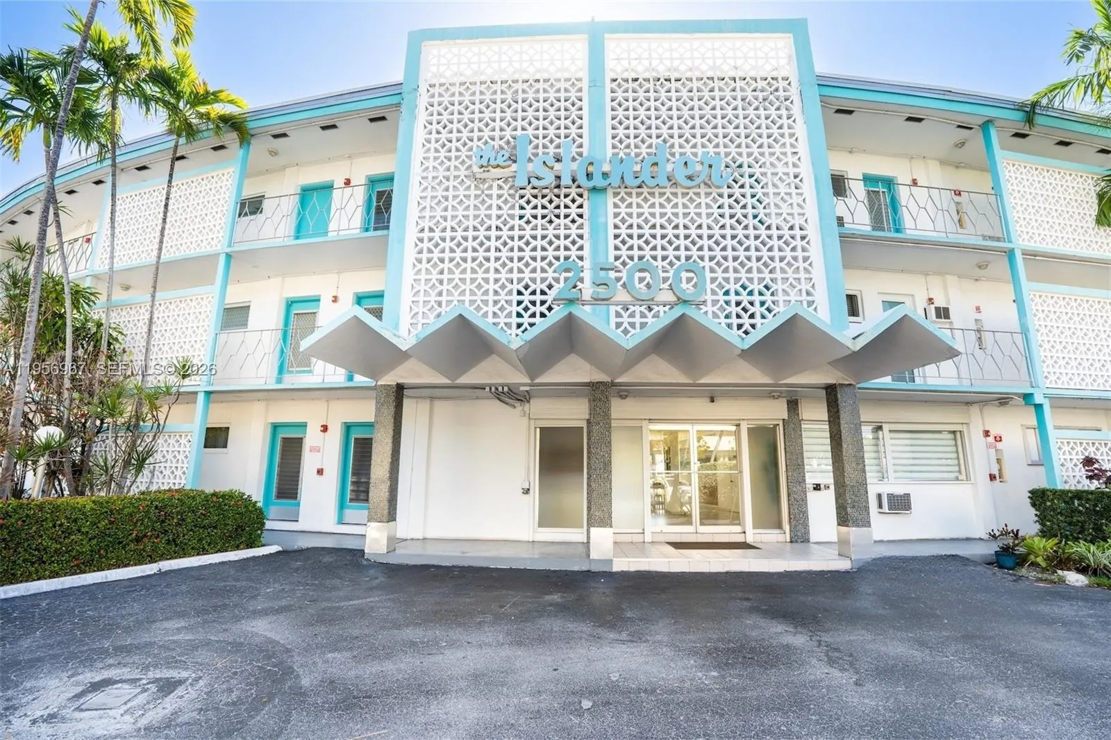 2500 Diana Dr 104, Hallandale Beach, Florida 33009, Hallandale Beach, Florida 33009, 1 Bedroom Bedrooms, ,1 BathroomBathrooms,Residential,For Sale,2500 Diana Dr 104, Hallandale Beach, Florida 33009,A11956967