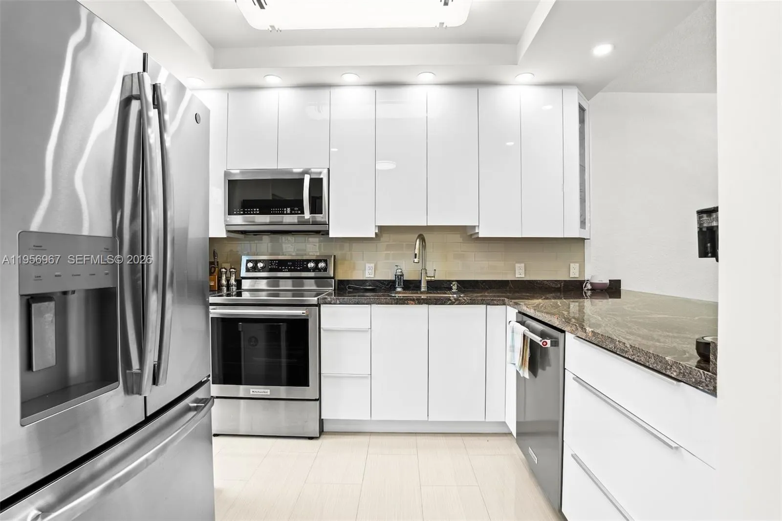 2500 Diana Dr 104, Hallandale Beach, Florida 33009, Hallandale Beach, Florida 33009, 1 Bedroom Bedrooms, ,1 BathroomBathrooms,Residential,For Sale,2500 Diana Dr 104, Hallandale Beach, Florida 33009,A11956967