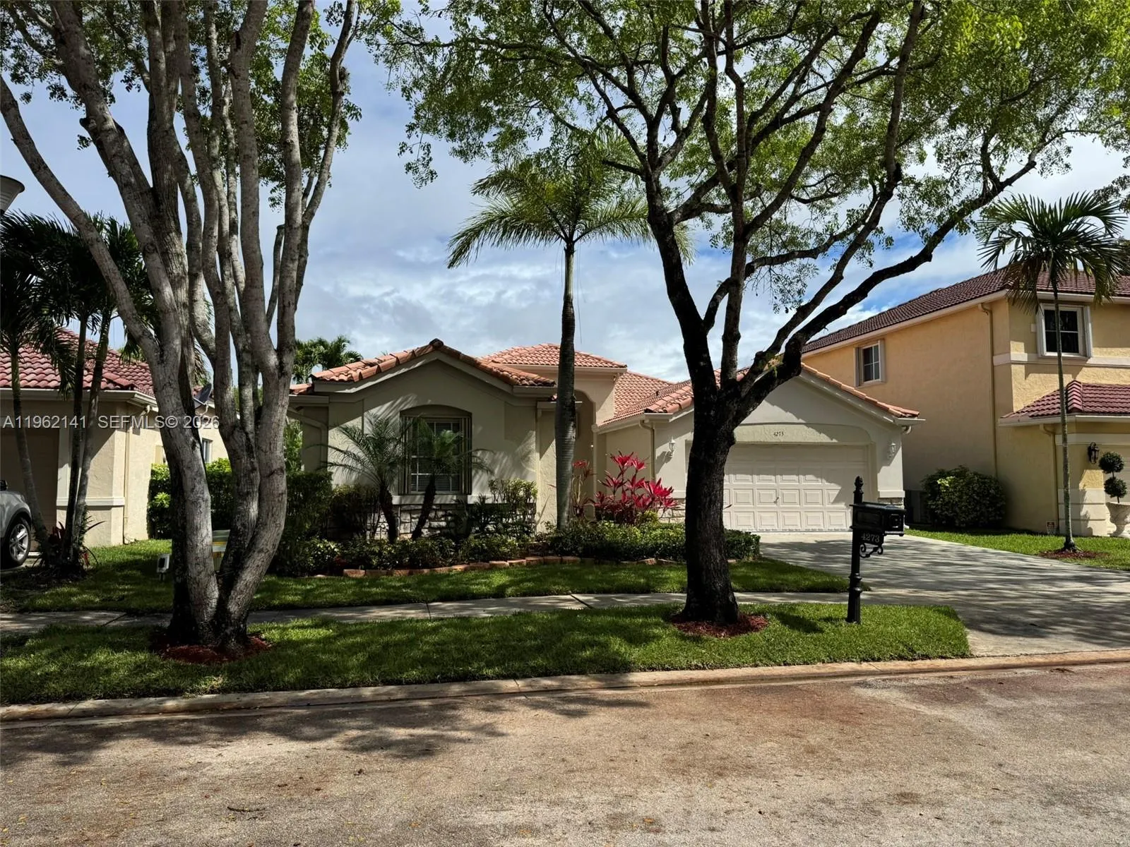 4273 Fox Ridge Dr, Weston, Florida 33331, Weston, Florida 33331, 4 Bedrooms Bedrooms, ,2 BathroomsBathrooms,Residential Lease,For Rent,4273 Fox Ridge Dr, Weston, Florida 33331,A11962141