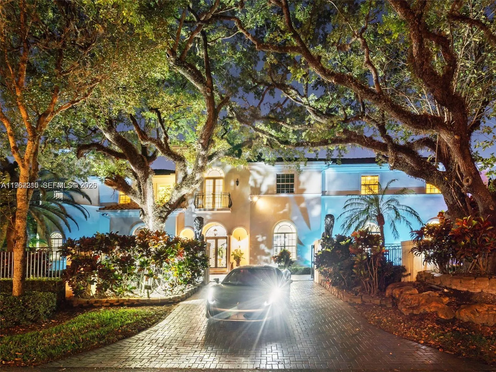 9076 Sw 59th Ct, Pinecrest, Florida 33156, Pinecrest, Florida 33156, 8 Bedrooms Bedrooms, ,8 BathroomsBathrooms,Residential,For Sale,9076 Sw 59th Ct, Pinecrest, Florida 33156,A11962310