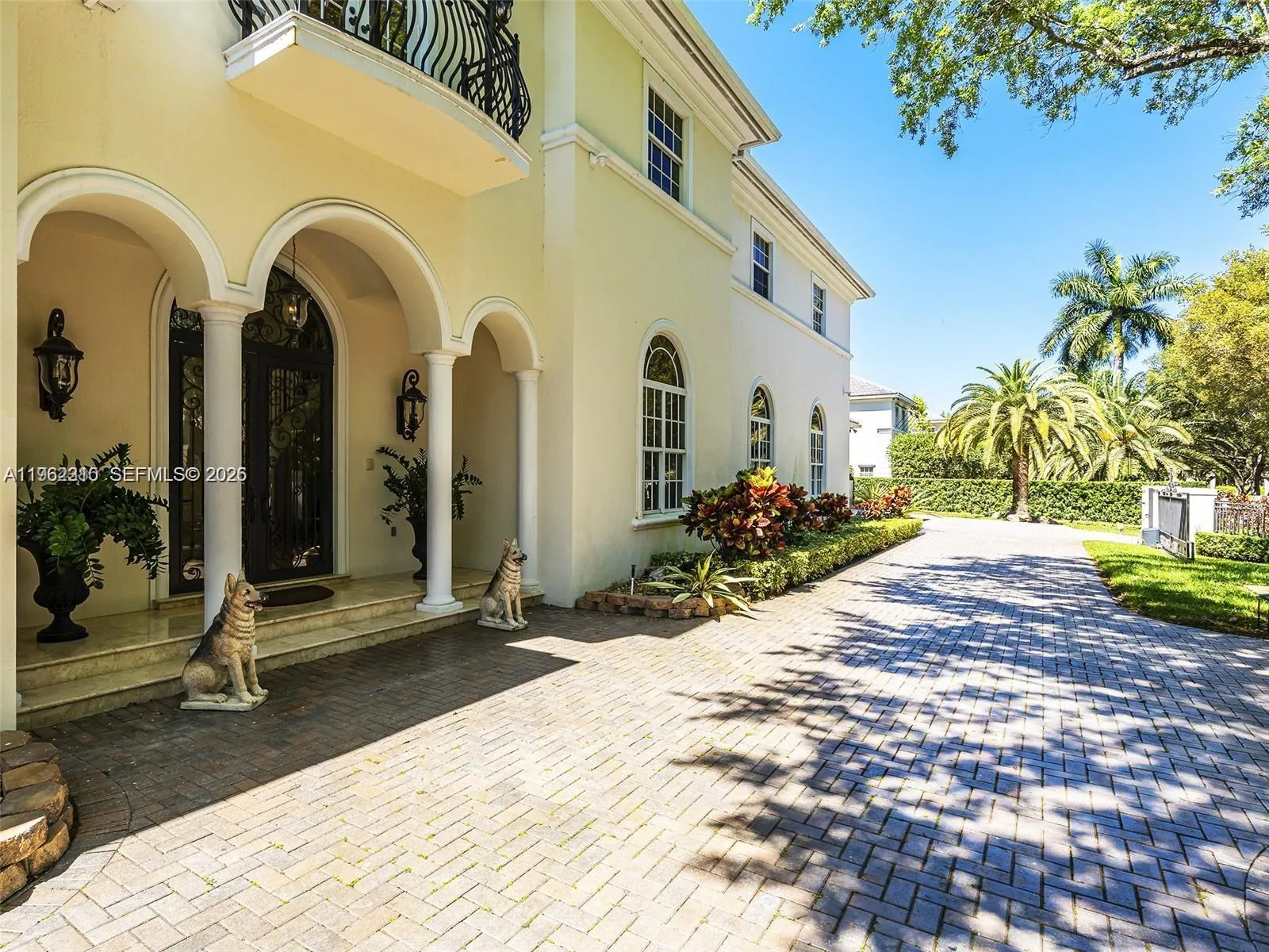 9076 Sw 59th Ct, Pinecrest, Florida 33156, Pinecrest, Florida 33156, 8 Bedrooms Bedrooms, ,8 BathroomsBathrooms,Residential,For Sale,9076 Sw 59th Ct, Pinecrest, Florida 33156,A11962310