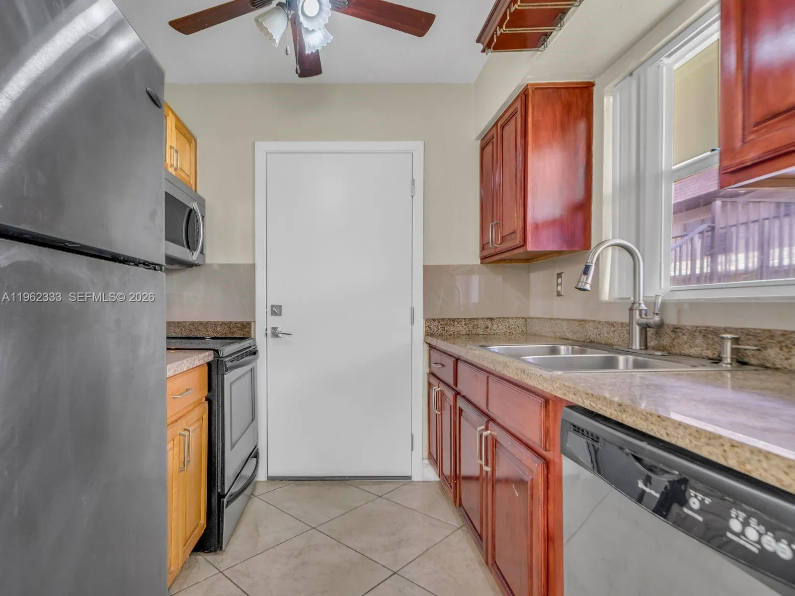 8601 Sw 94th St 104w, Miami, Florida 33156, Miami, Florida 33156, 3 Bedrooms Bedrooms, ,2 BathroomsBathrooms,Residential,For Sale,8601 Sw 94th St 104w, Miami, Florida 33156,A11962333