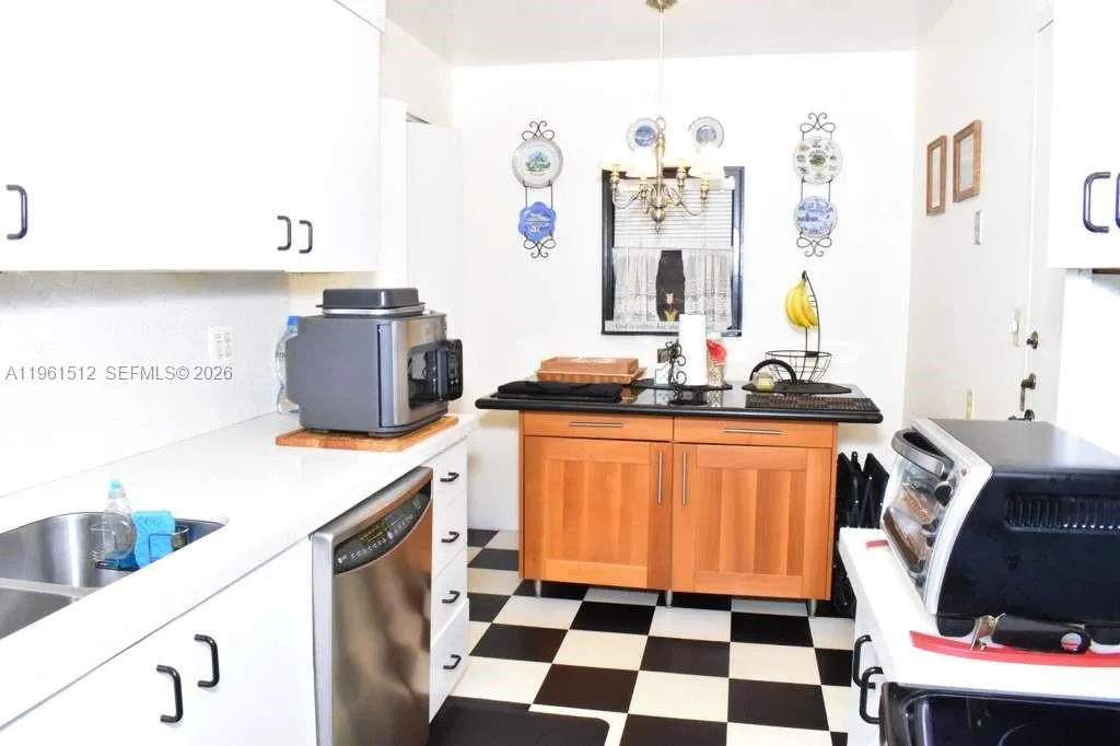 1300 Saint Charles Pl, Pembroke Pines, Florida 330, Pembroke Pines, Florida 33026, 3 Bedrooms Bedrooms, ,2 BathroomsBathrooms,Residential,For Sale,1300 Saint Charles Pl, Pembroke Pines, Florida 330,A11961512